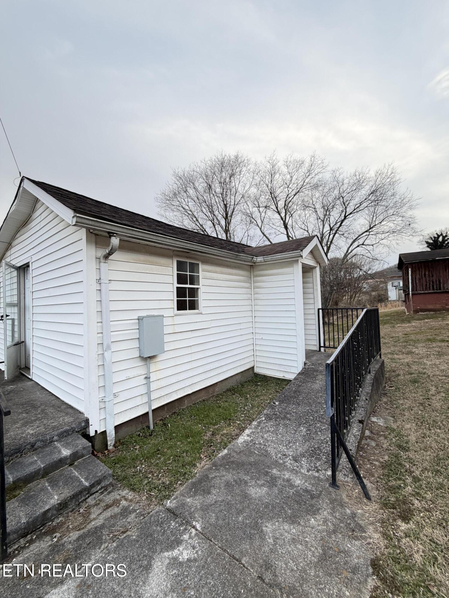 970 Sevier Drive Harriman TN 37748