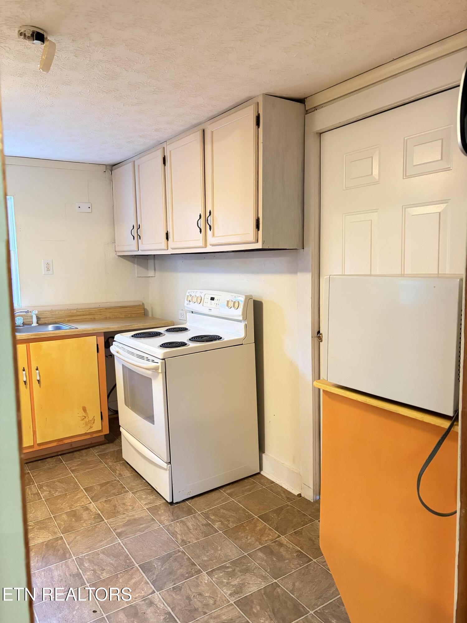 970 Sevier Drive Harriman TN 37748