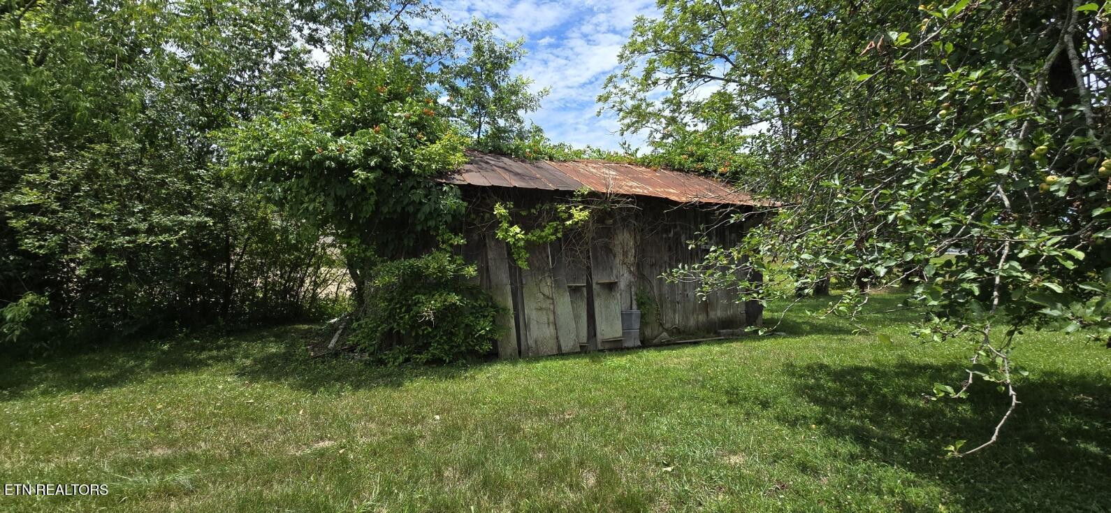 599 W 3rd Avenue Oneida TN 37841