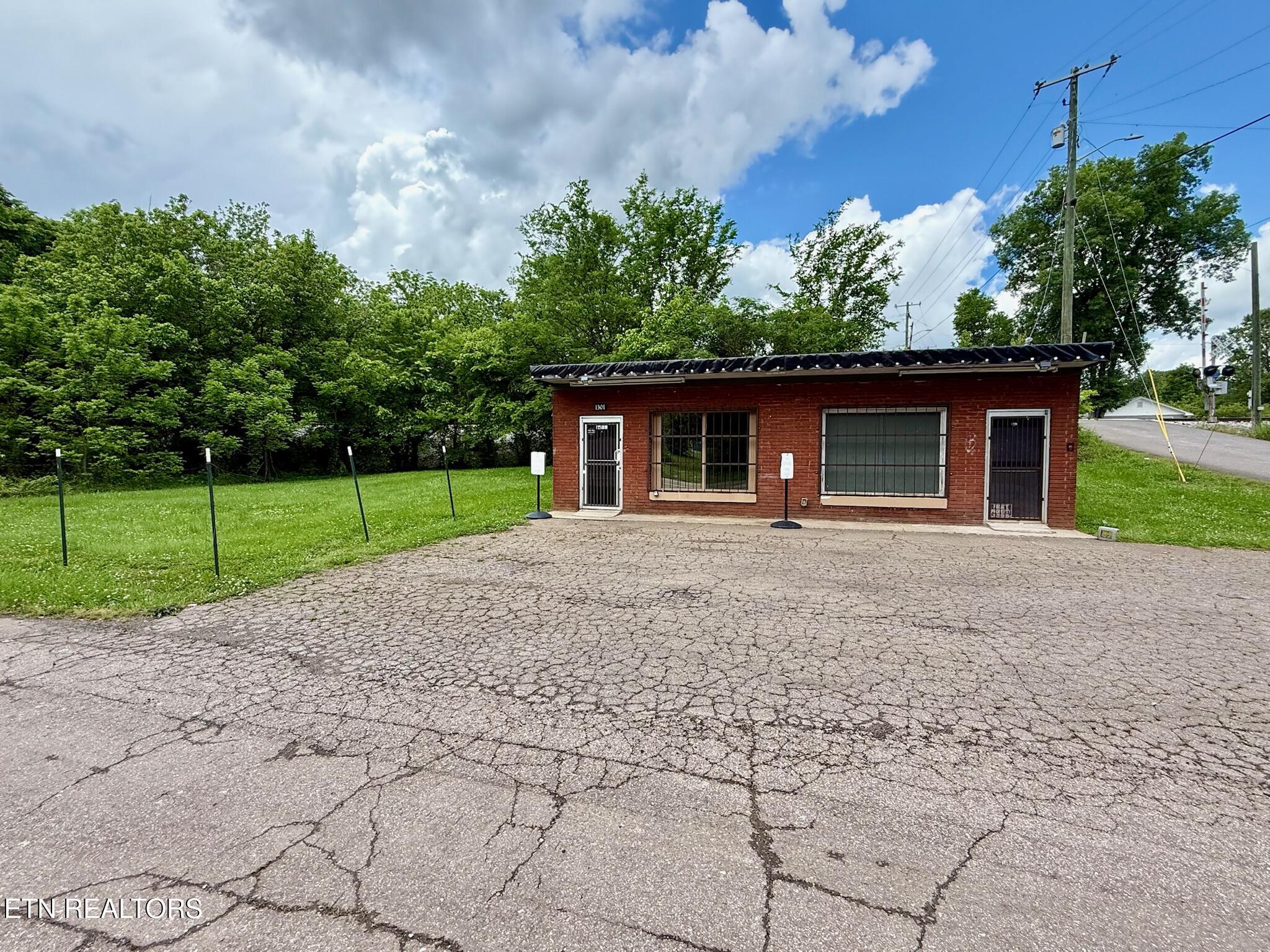 1301 Maryville Pike Knoxville TN 37920
