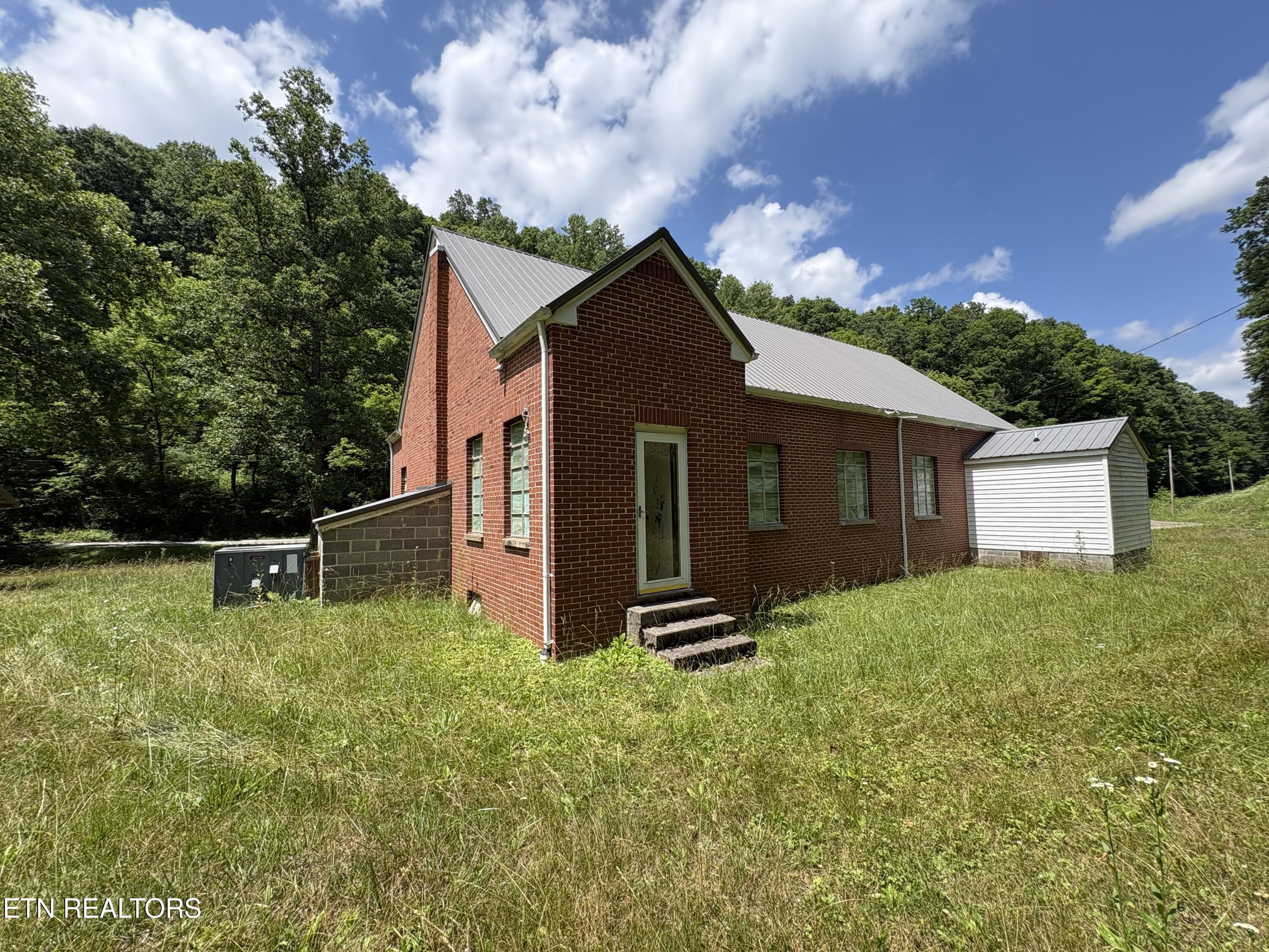 945 Lonesome Valley Road Tazewell TN 37879