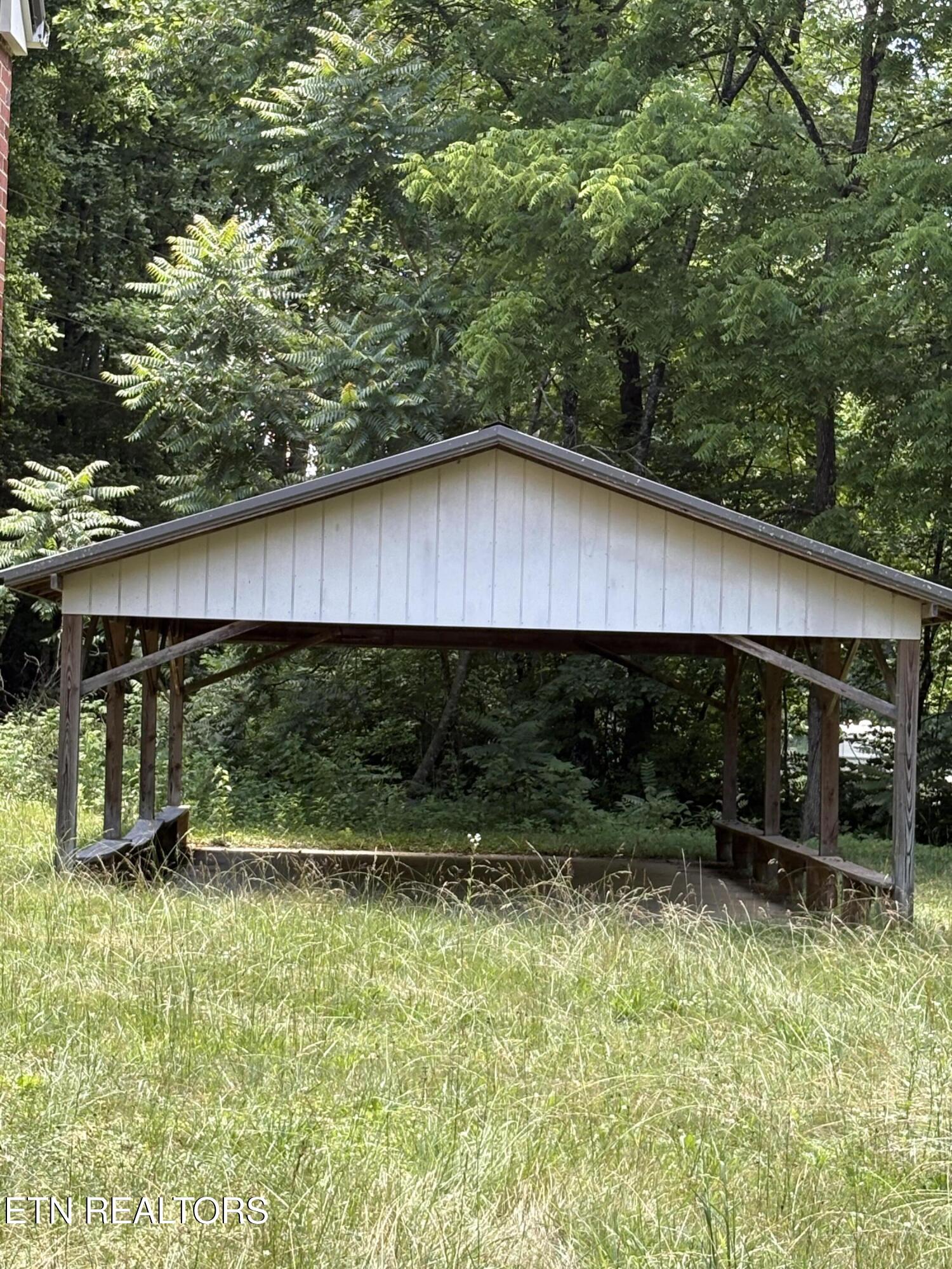 945 Lonesome Valley Road Tazewell TN 37879