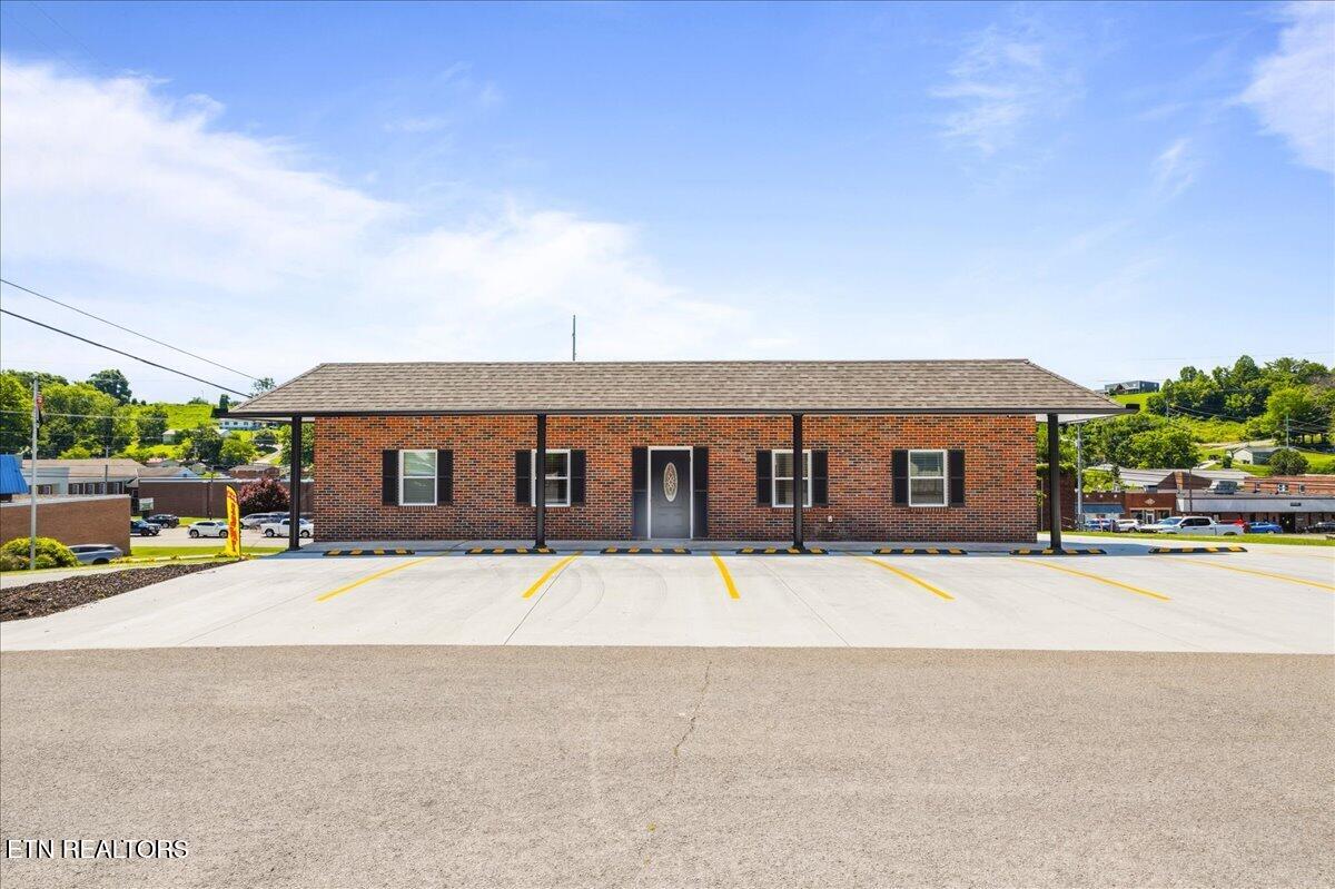 105 Church Jacksboro TN 37757