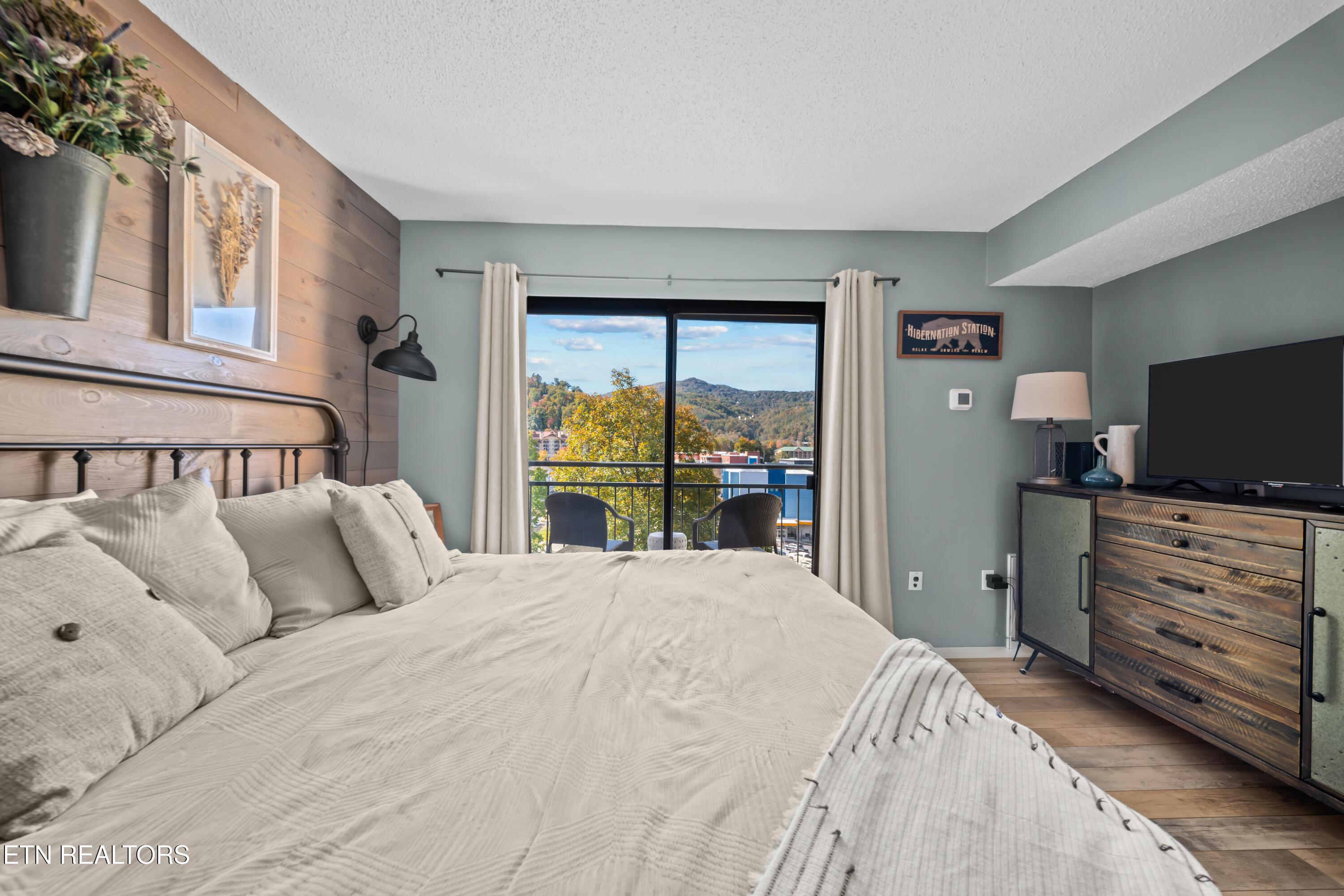 354 E Holly Ridge Road Gatlinburg TN 37738