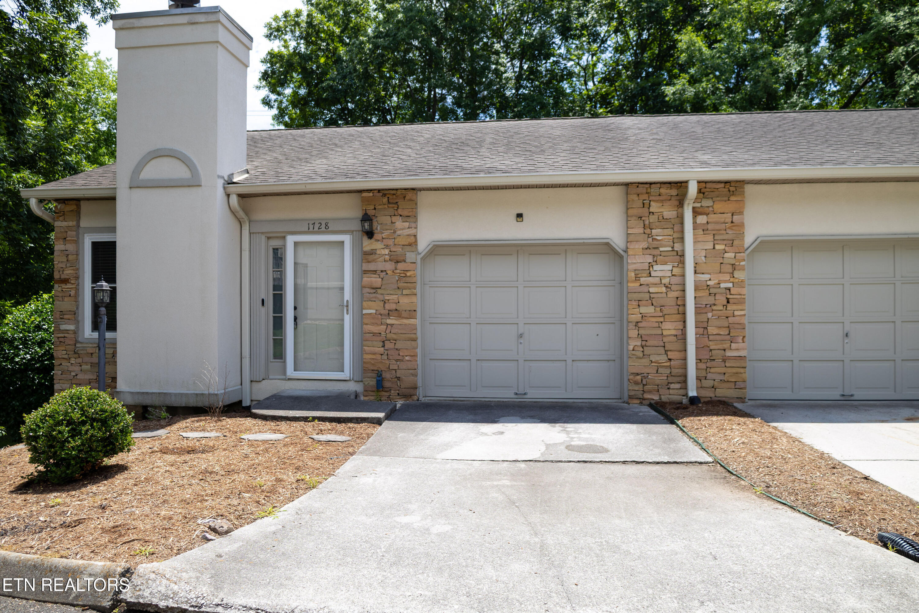 1728 Stone Hedge Drive Knoxville TN 37909