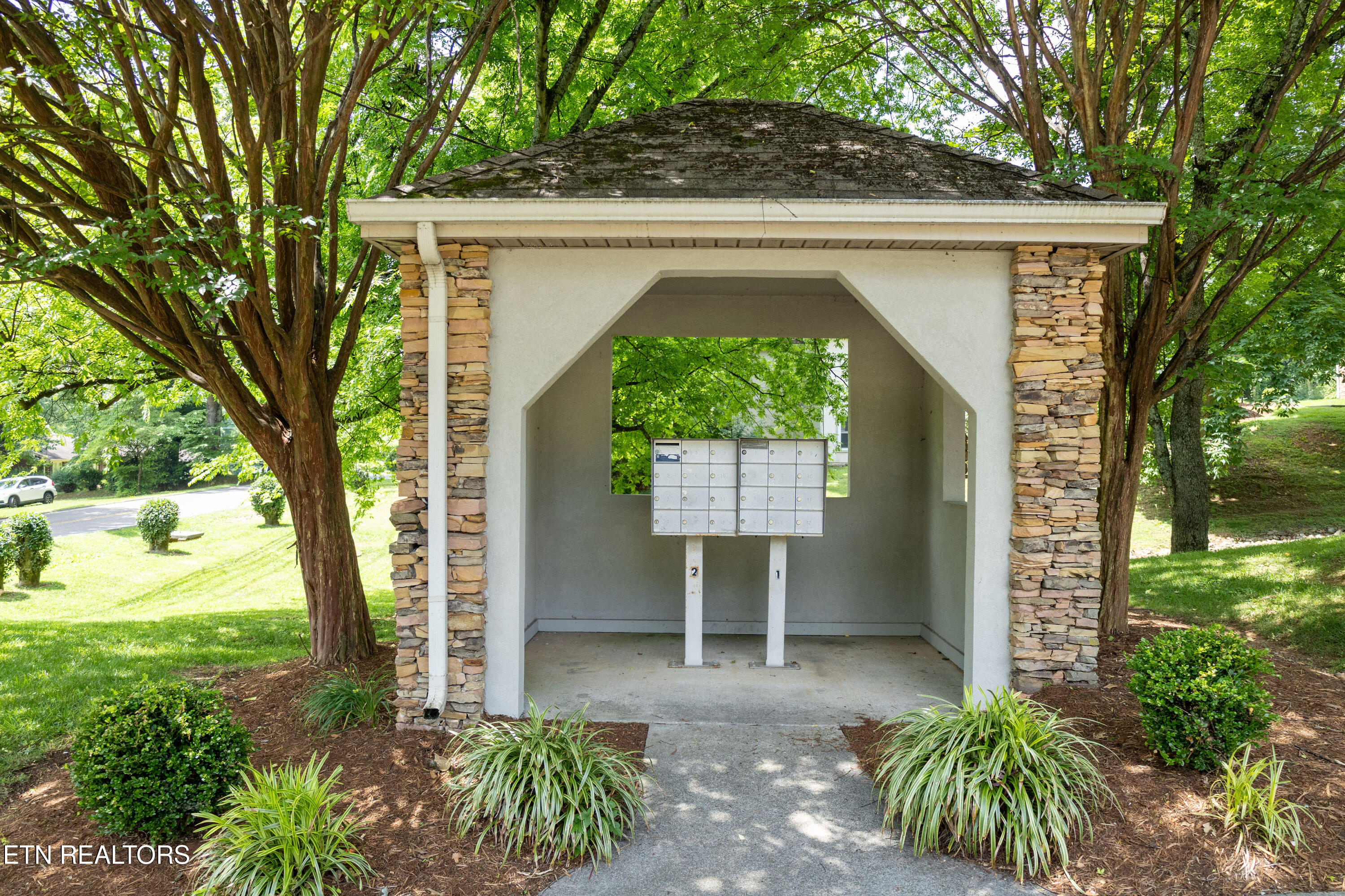1728 Stone Hedge Drive Knoxville TN 37909