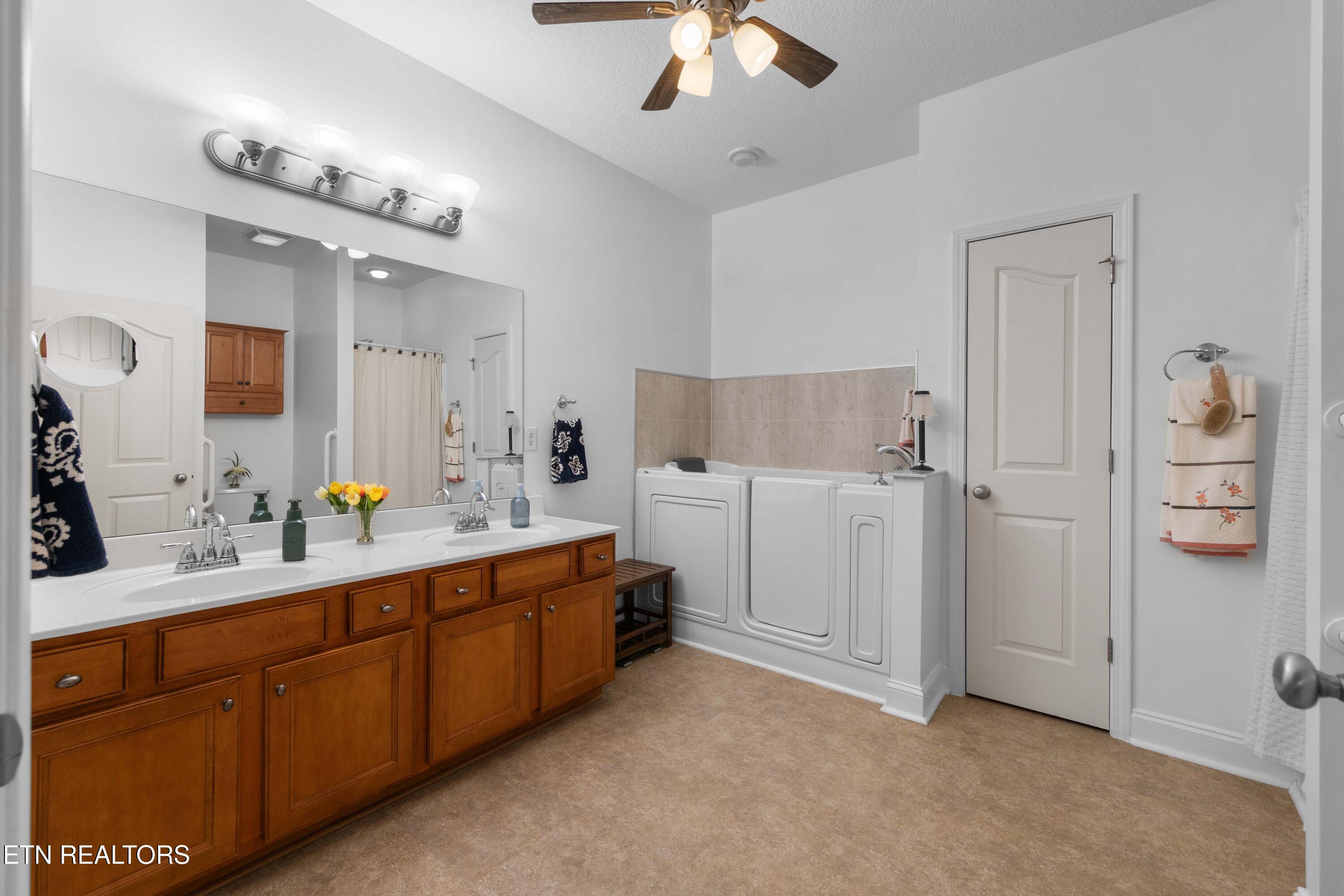 1669 Wisteria View Way Knoxville TN 37914