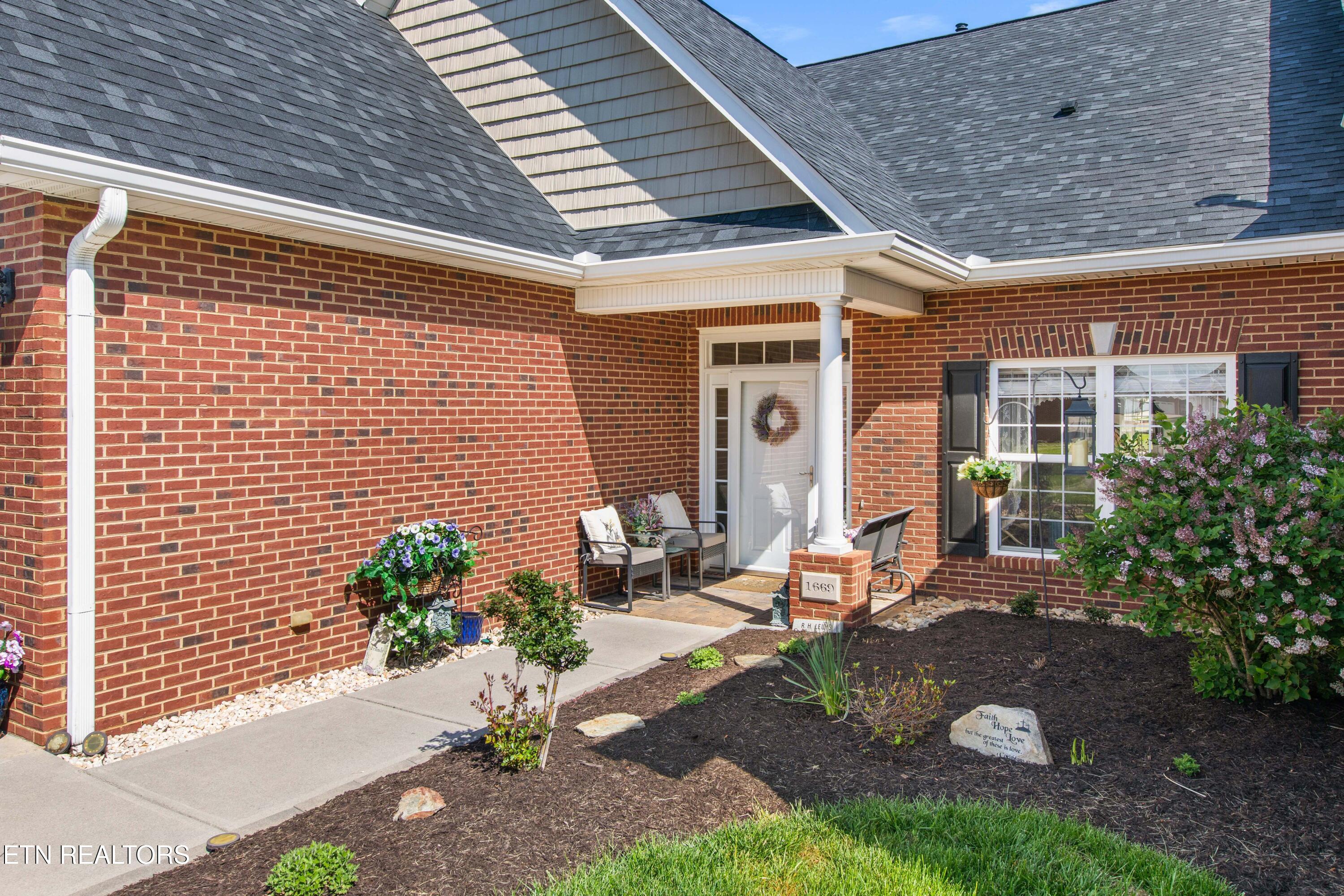 1669 Wisteria View Way Knoxville TN 37914