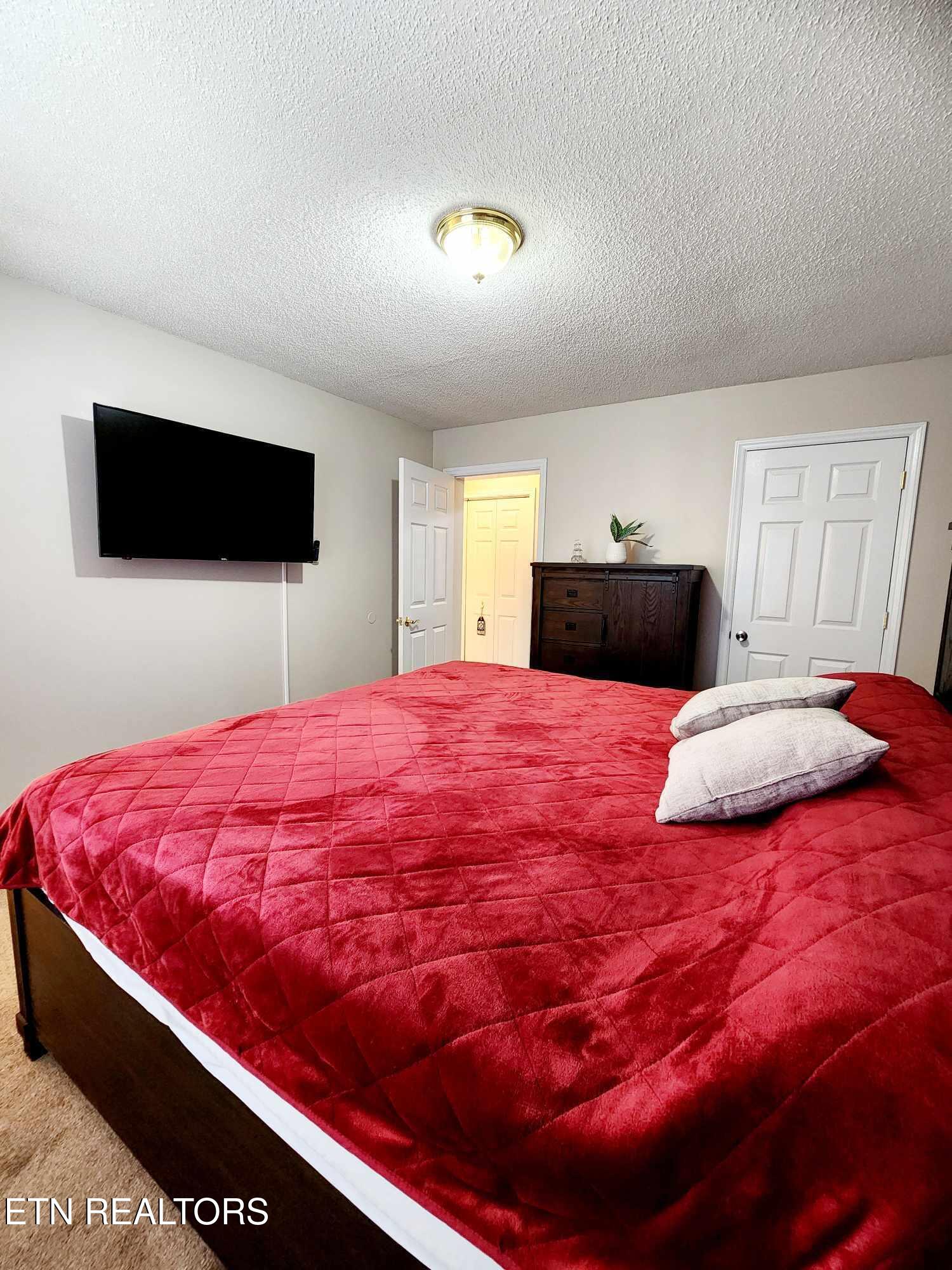 2904 Boyds Creek Highway Sevierville TN 37876