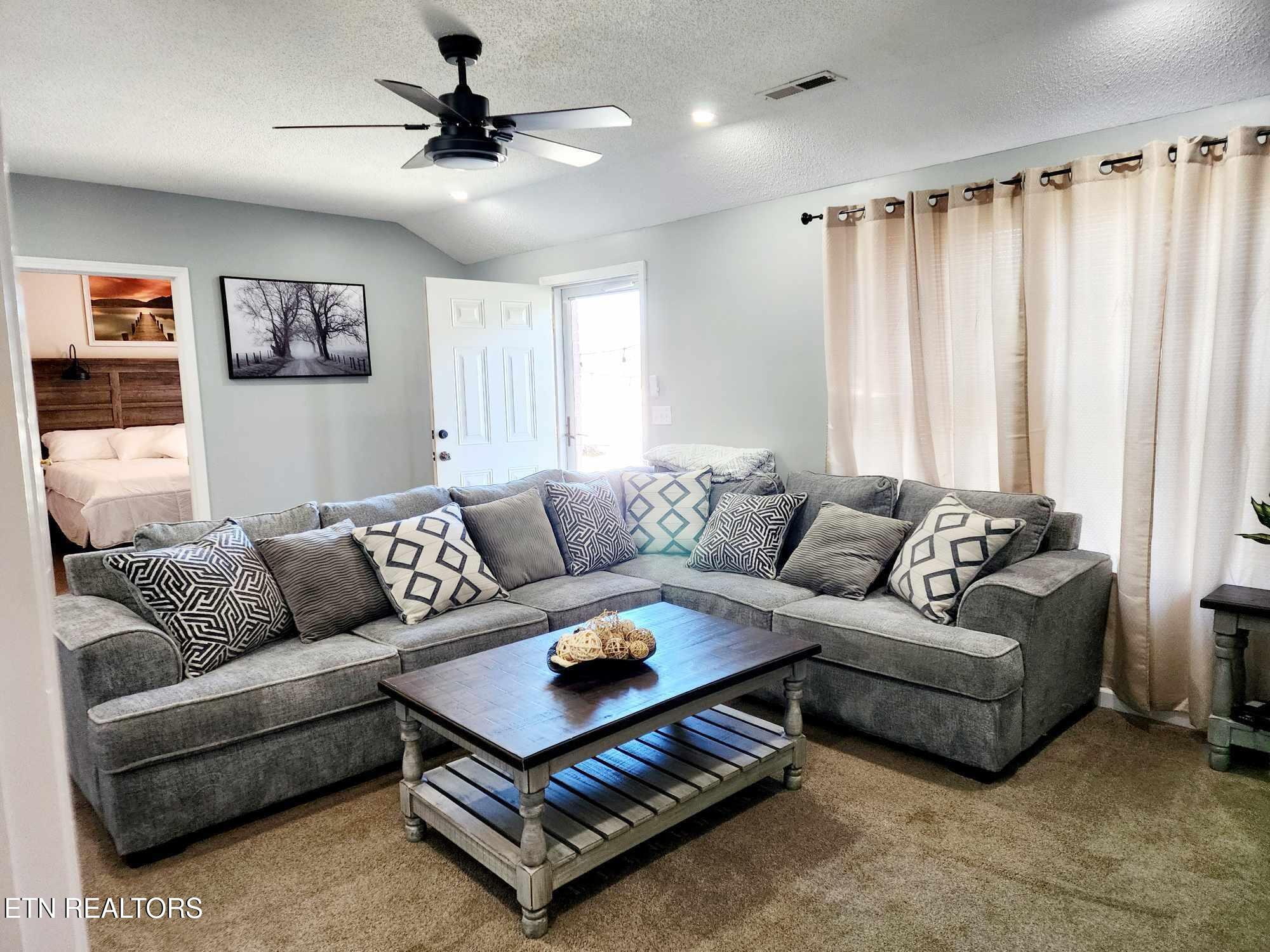 2904 Boyds Creek Highway Sevierville TN 37876