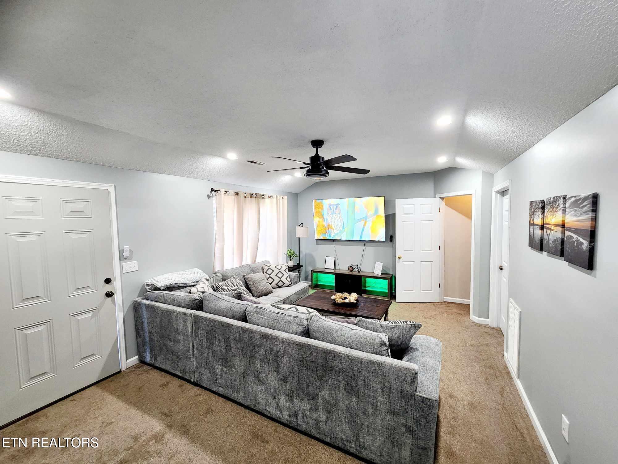 2904 Boyds Creek Highway Sevierville TN 37876