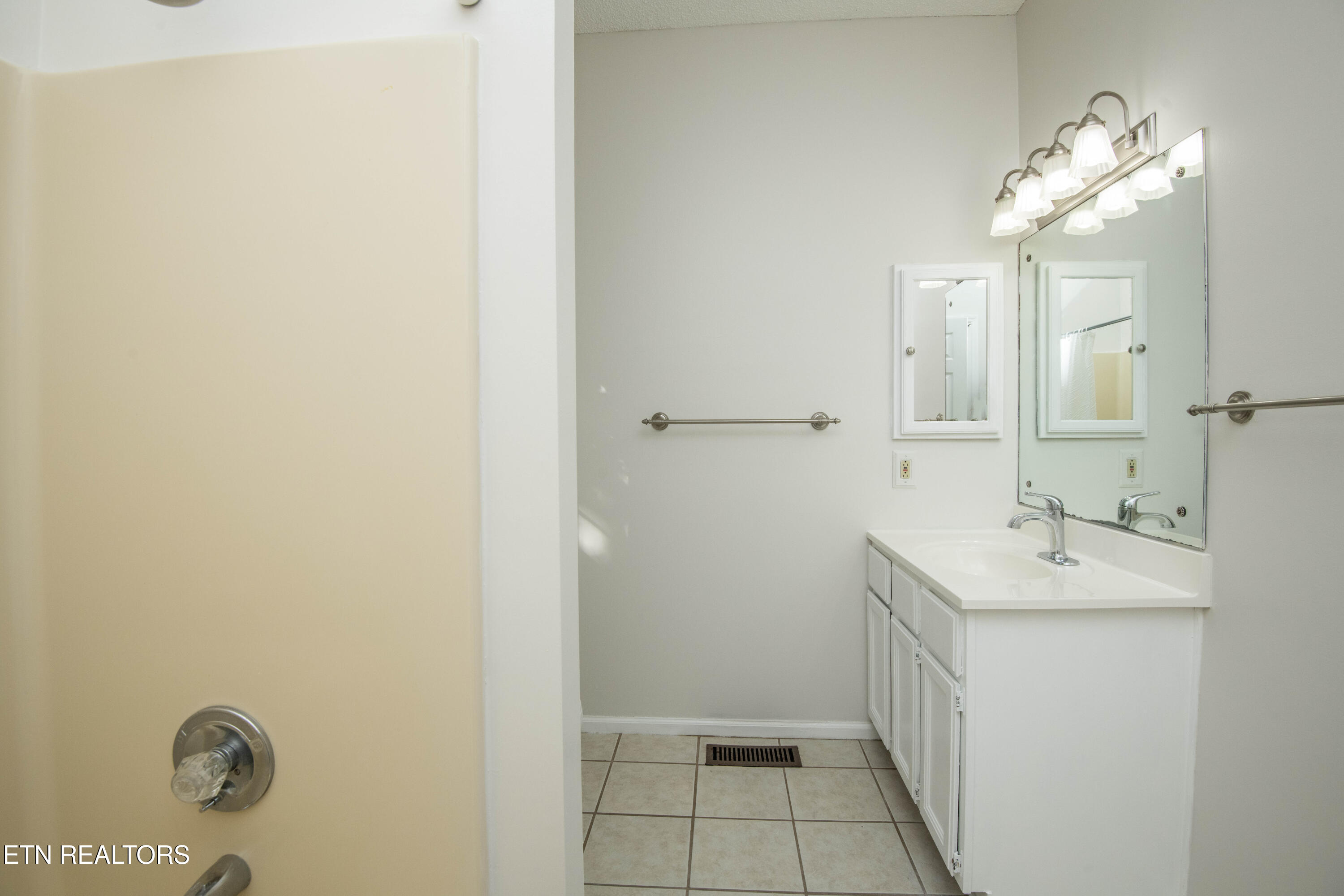 1610 Stone Hedge Drive Knoxville TN 37909