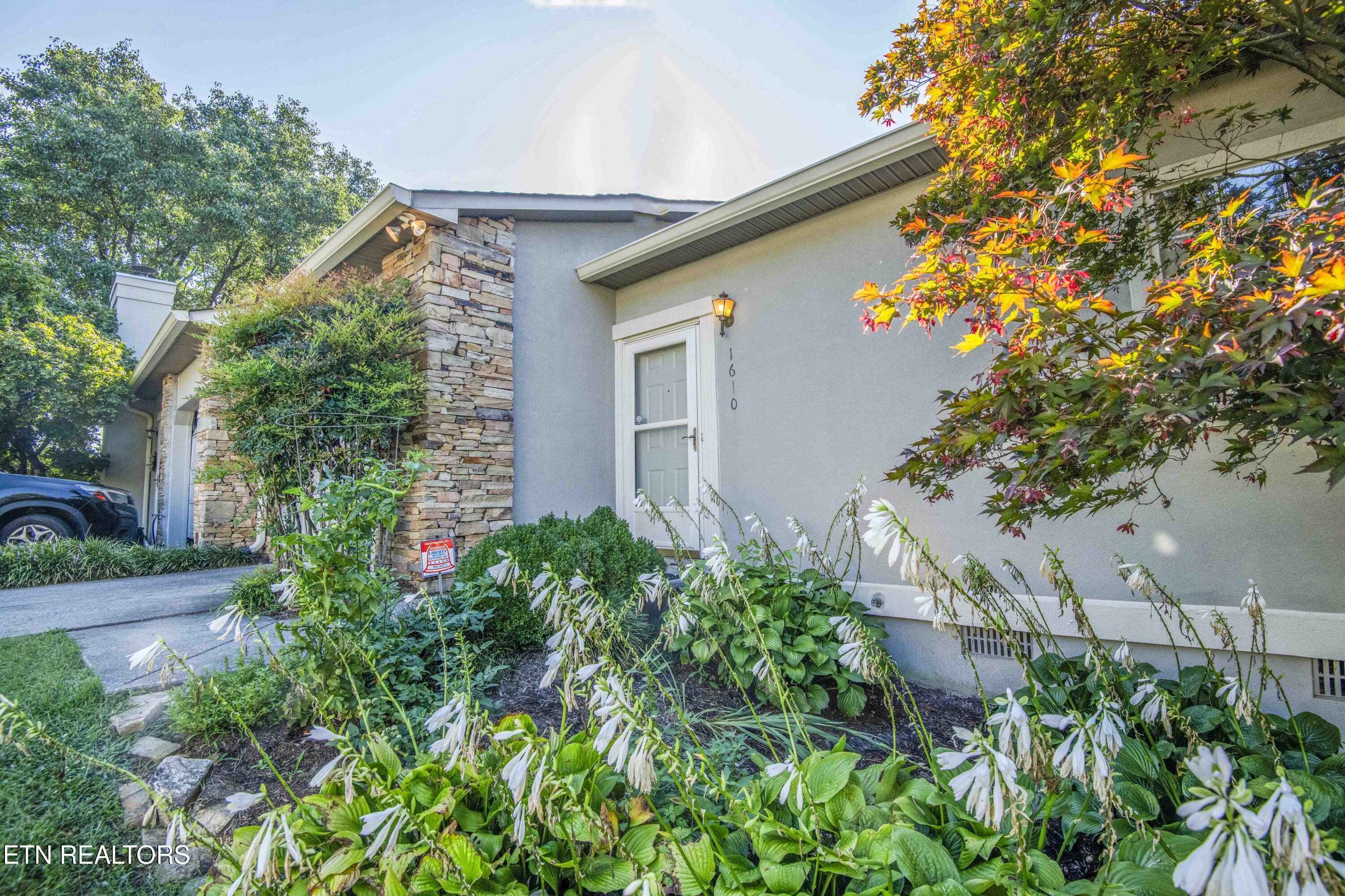 1610 Stone Hedge Drive Knoxville TN 37909