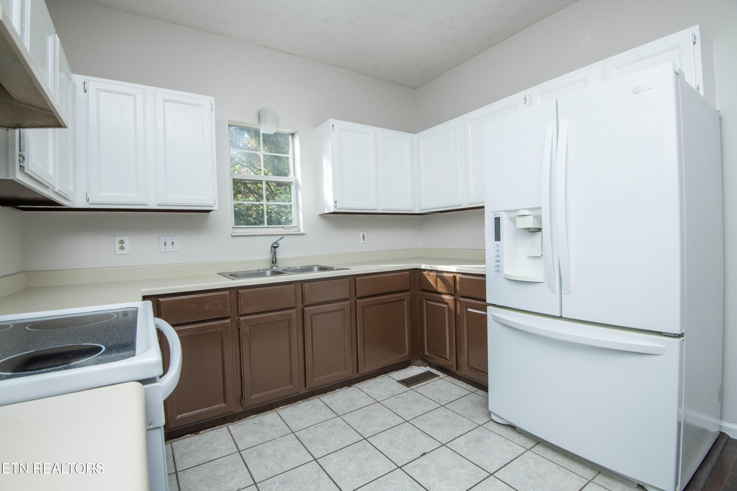 1610 Stone Hedge Drive Knoxville TN 37909