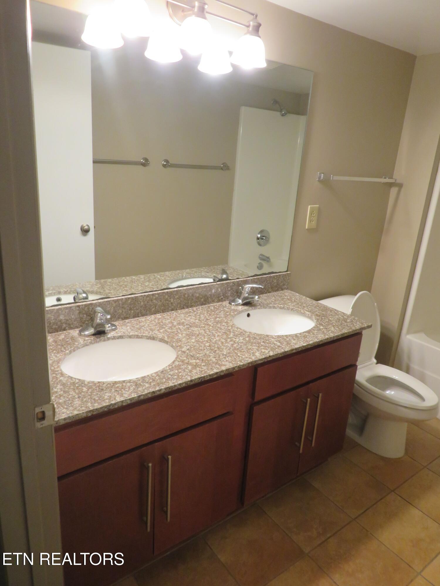 1735 Lake Avenue Knoxville TN 37916