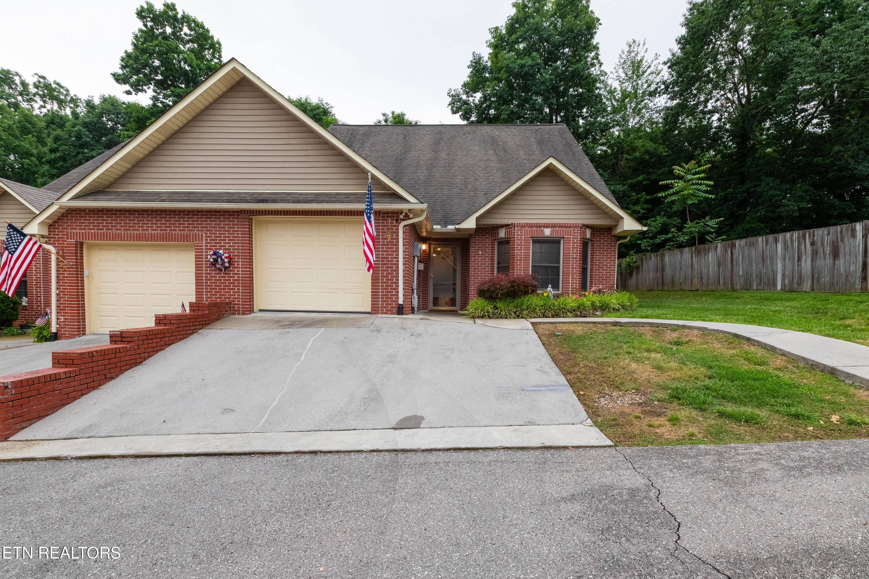 137 Pinewood Drive Lenoir City TN 37771