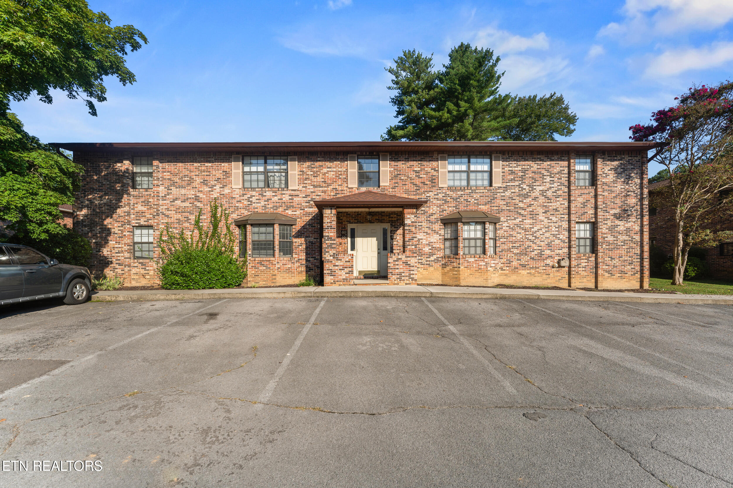 810 Highland Knoxville TN 37912
