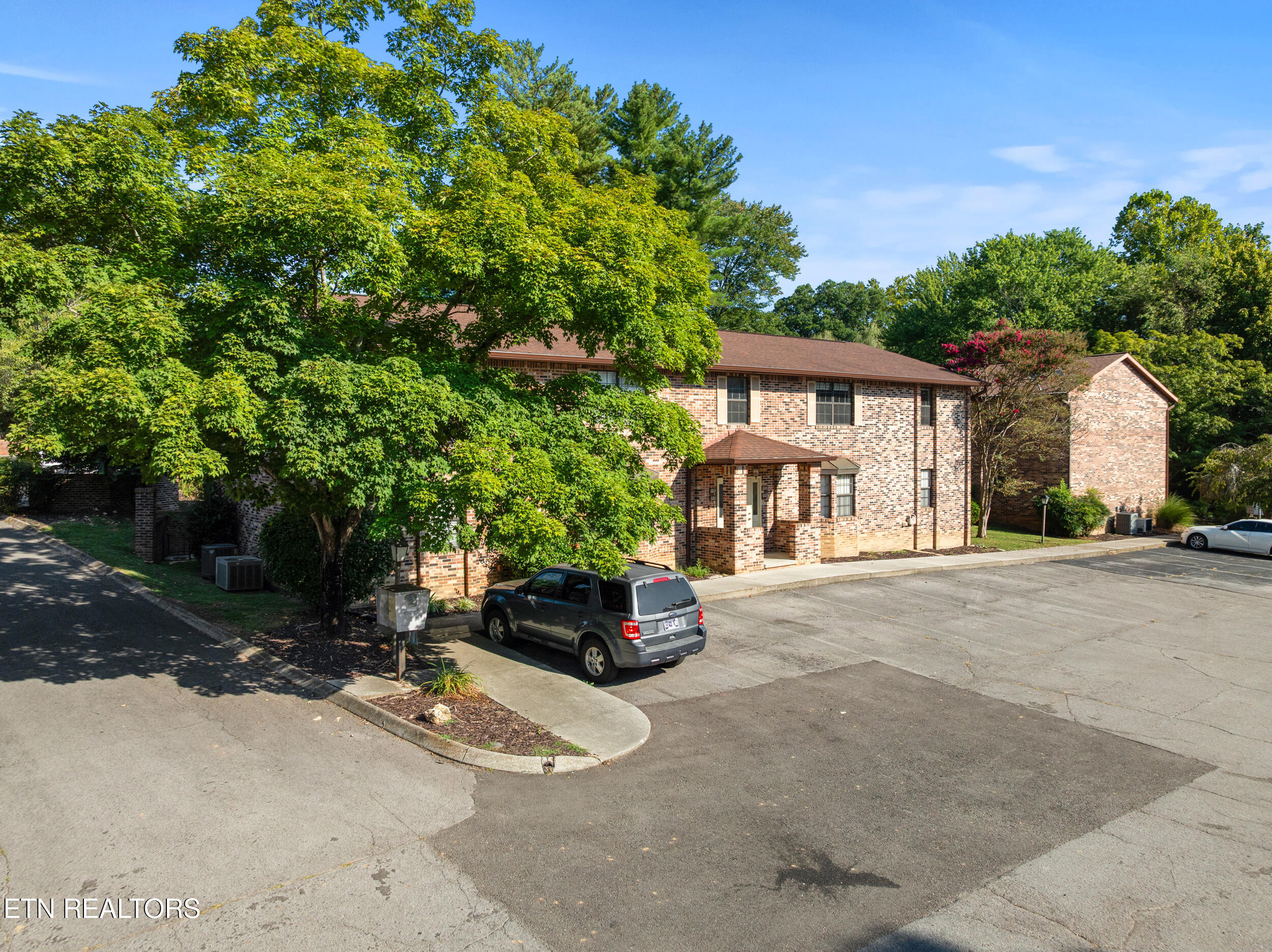 810 Highland Knoxville TN 37912