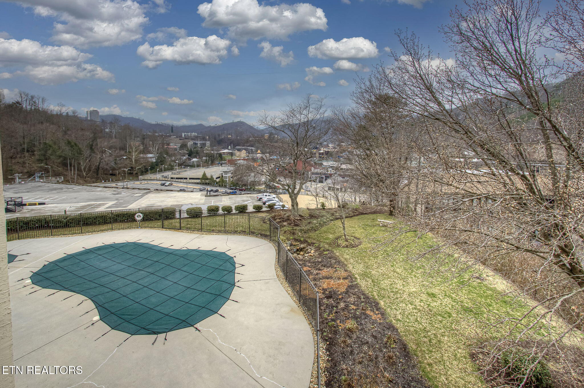 102 Baskins Creek Gatlinburg TN 37738