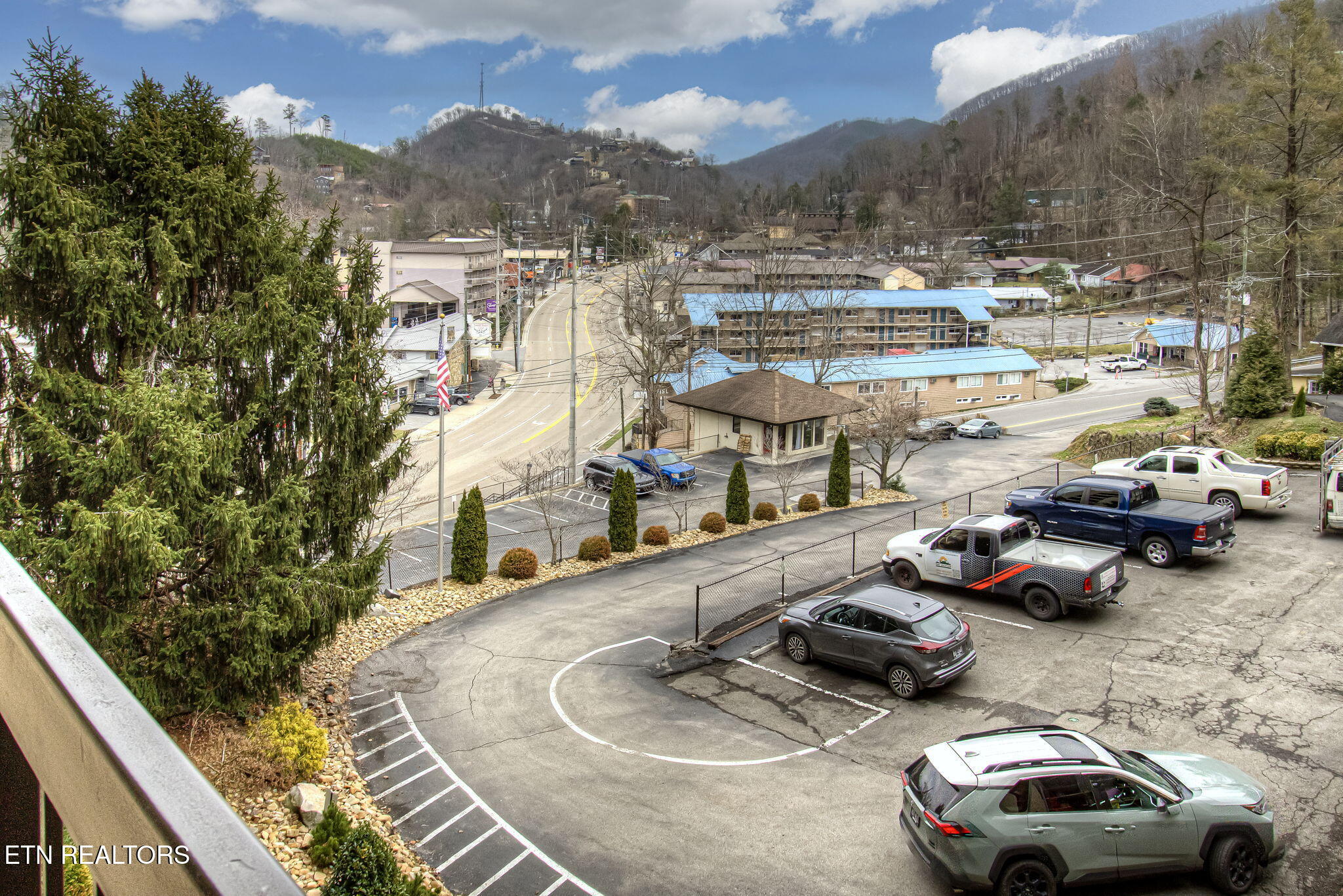 102 Baskins Creek Gatlinburg TN 37738
