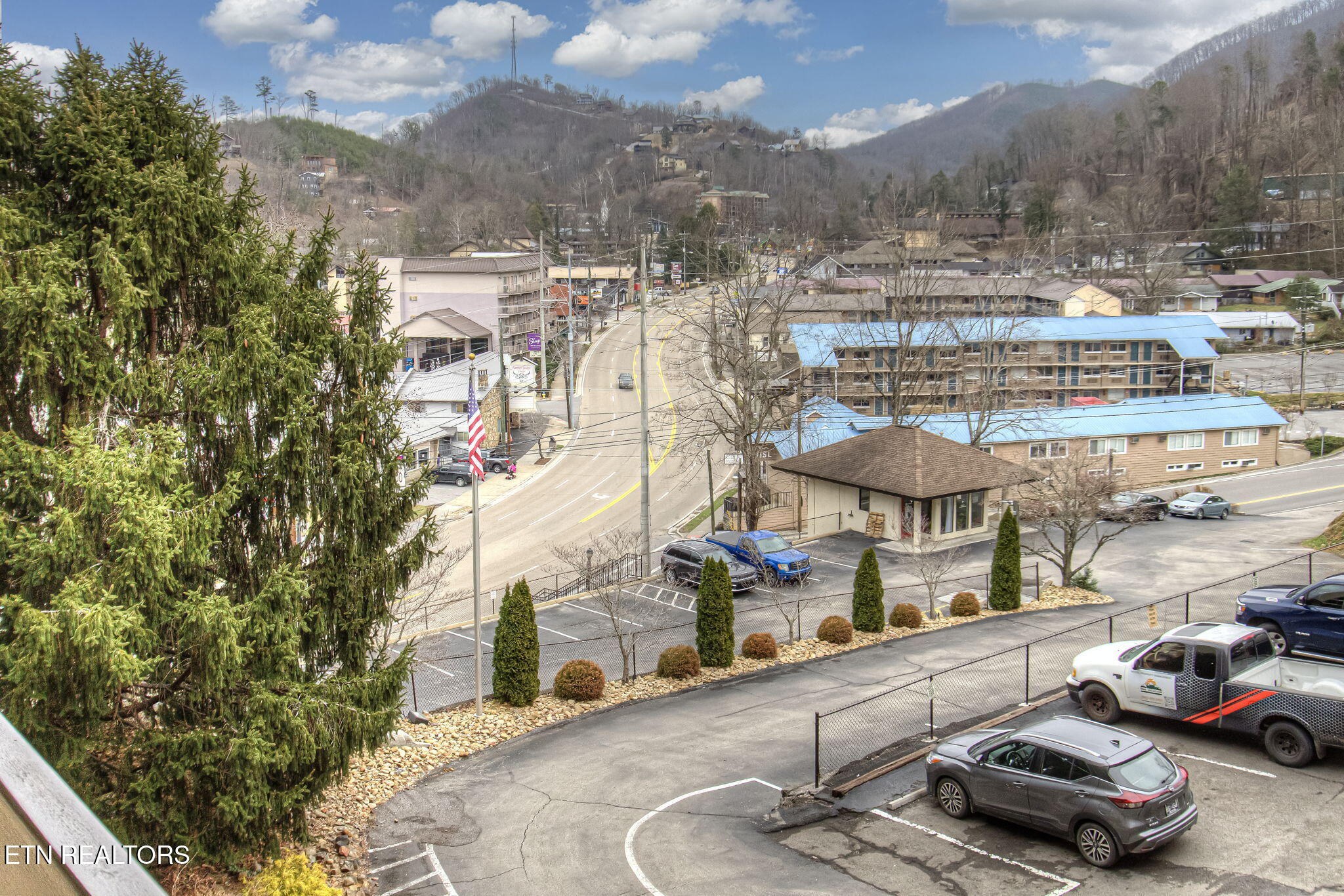 102 Baskins Creek Gatlinburg TN 37738