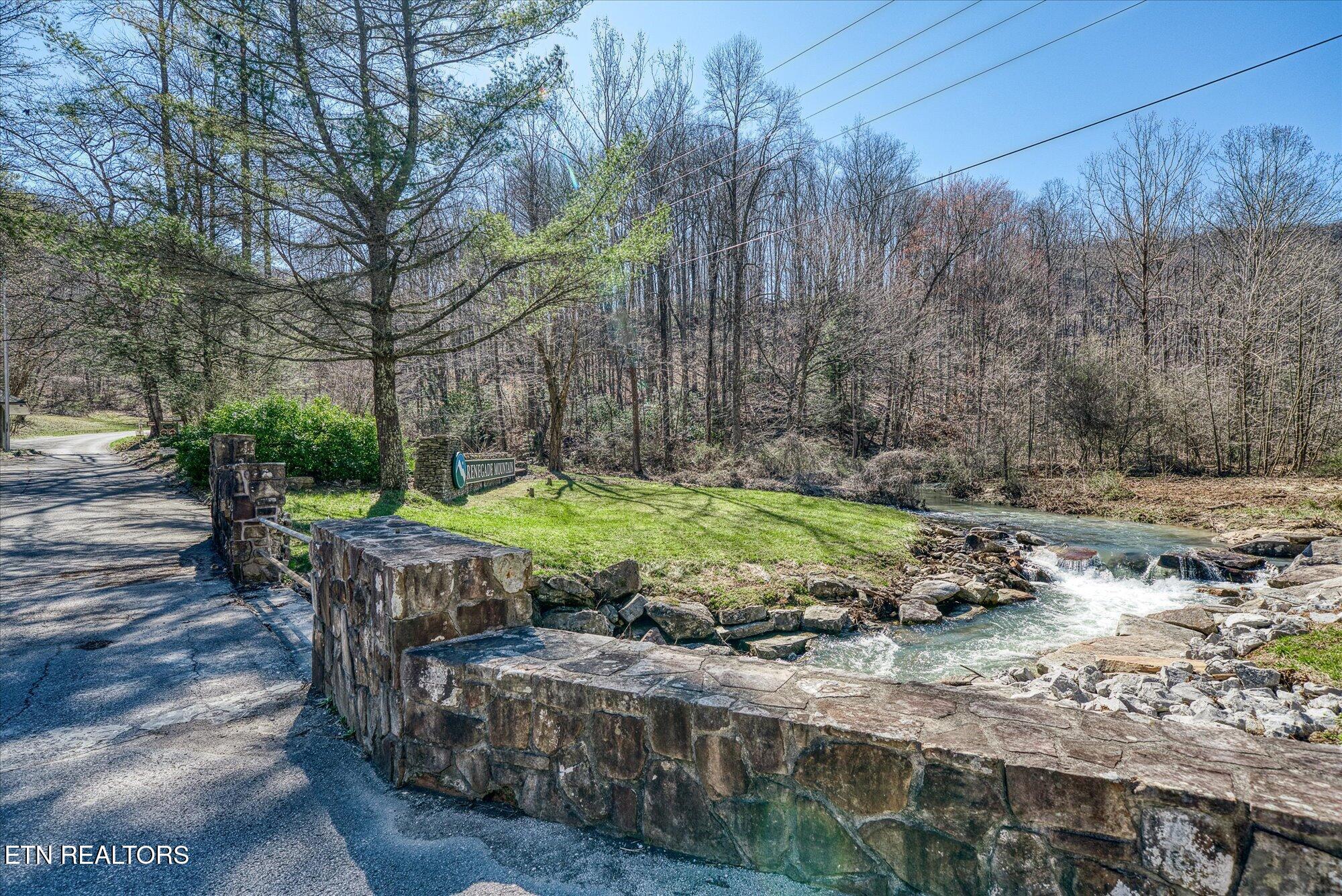 391 Moytoy Road Crab Orchard TN 37723
