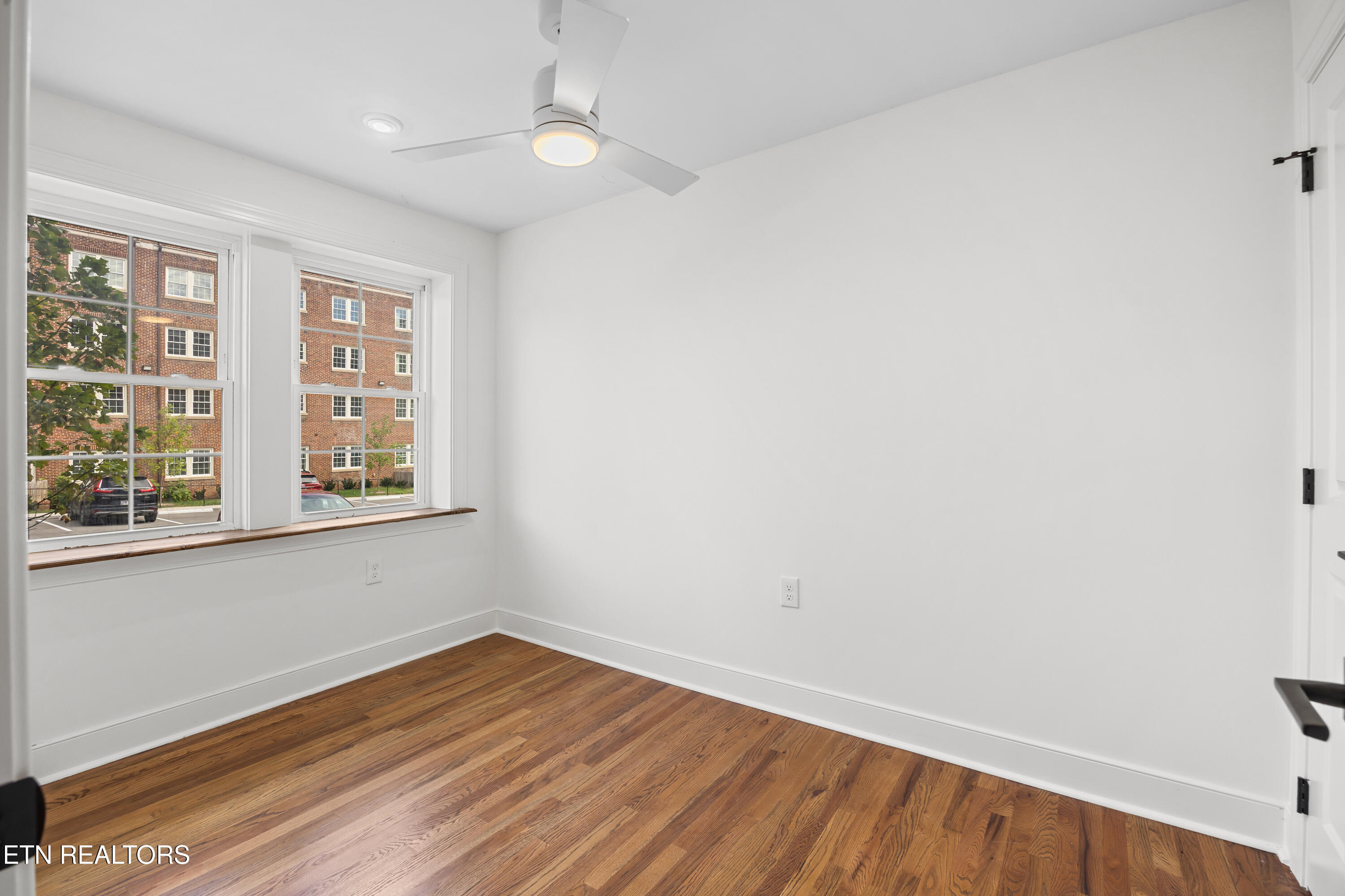 2724 E Magnolia Avenue Knoxville TN 37914