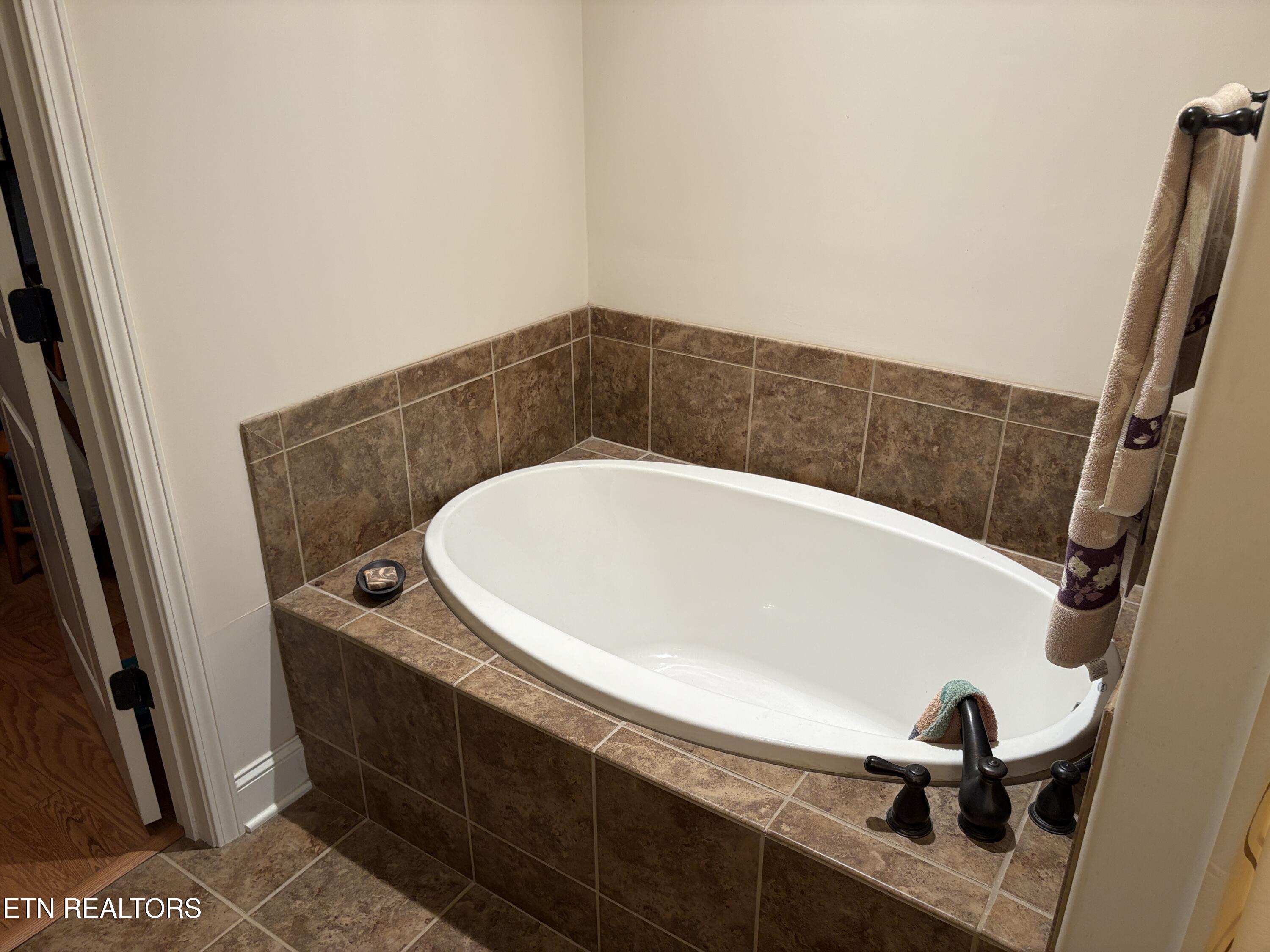 5012 Dovewood Way Knoxville TN 37918