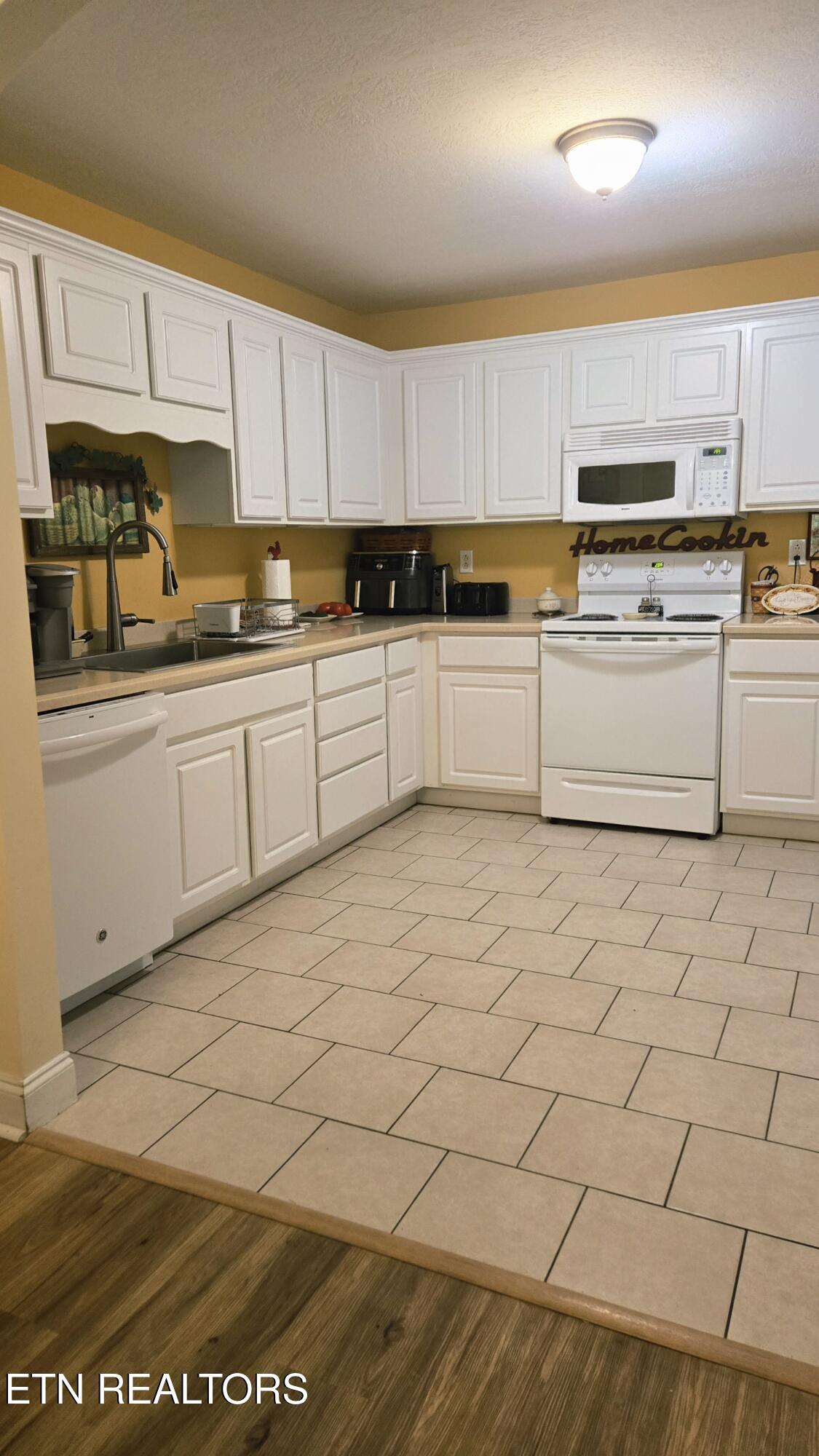 240 River Garden Court Sevierville TN 37862