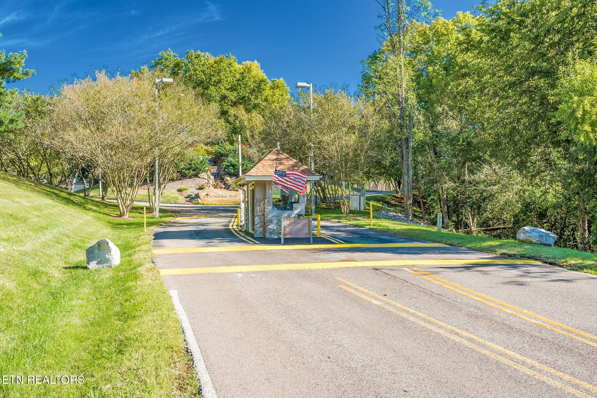 1851 Cherokee Bluff Drive Knoxville TN 37920
