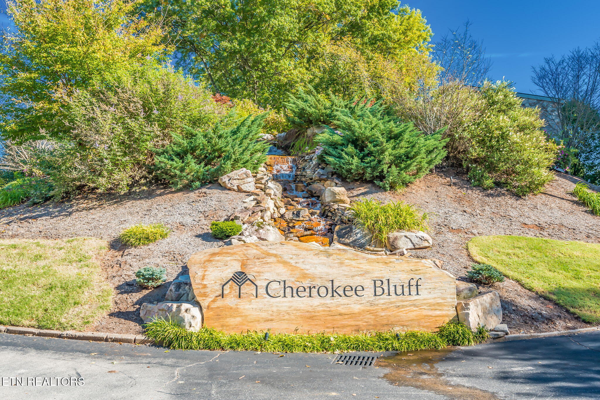 1851 Cherokee Bluff Drive Knoxville TN 37920