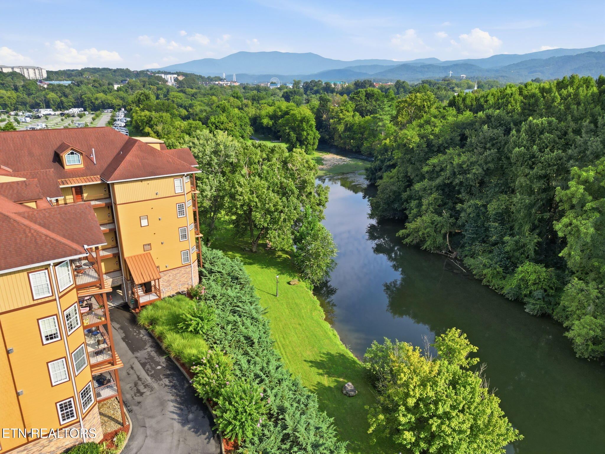 527 River Place Way Sevierville TN 37862