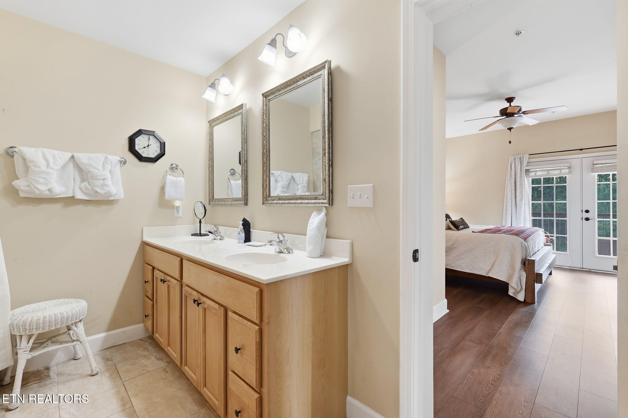 527 River Place Way Sevierville TN 37862