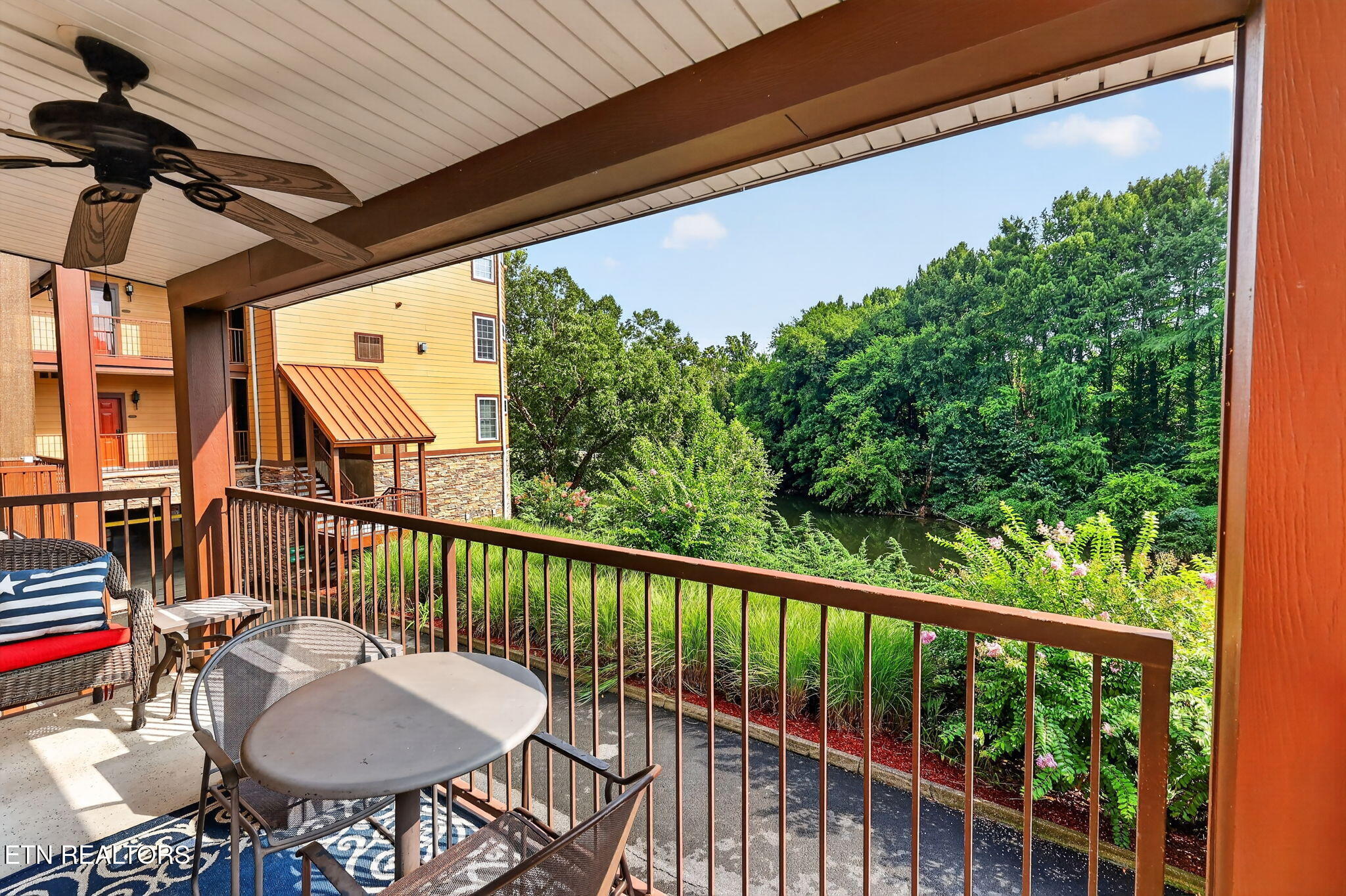 527 River Place Way Sevierville TN 37862