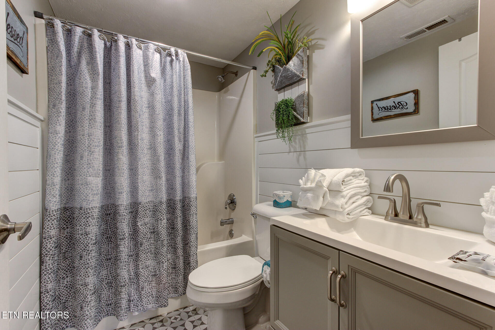 820 Golf View Boulevard Pigeon Forge TN 37863