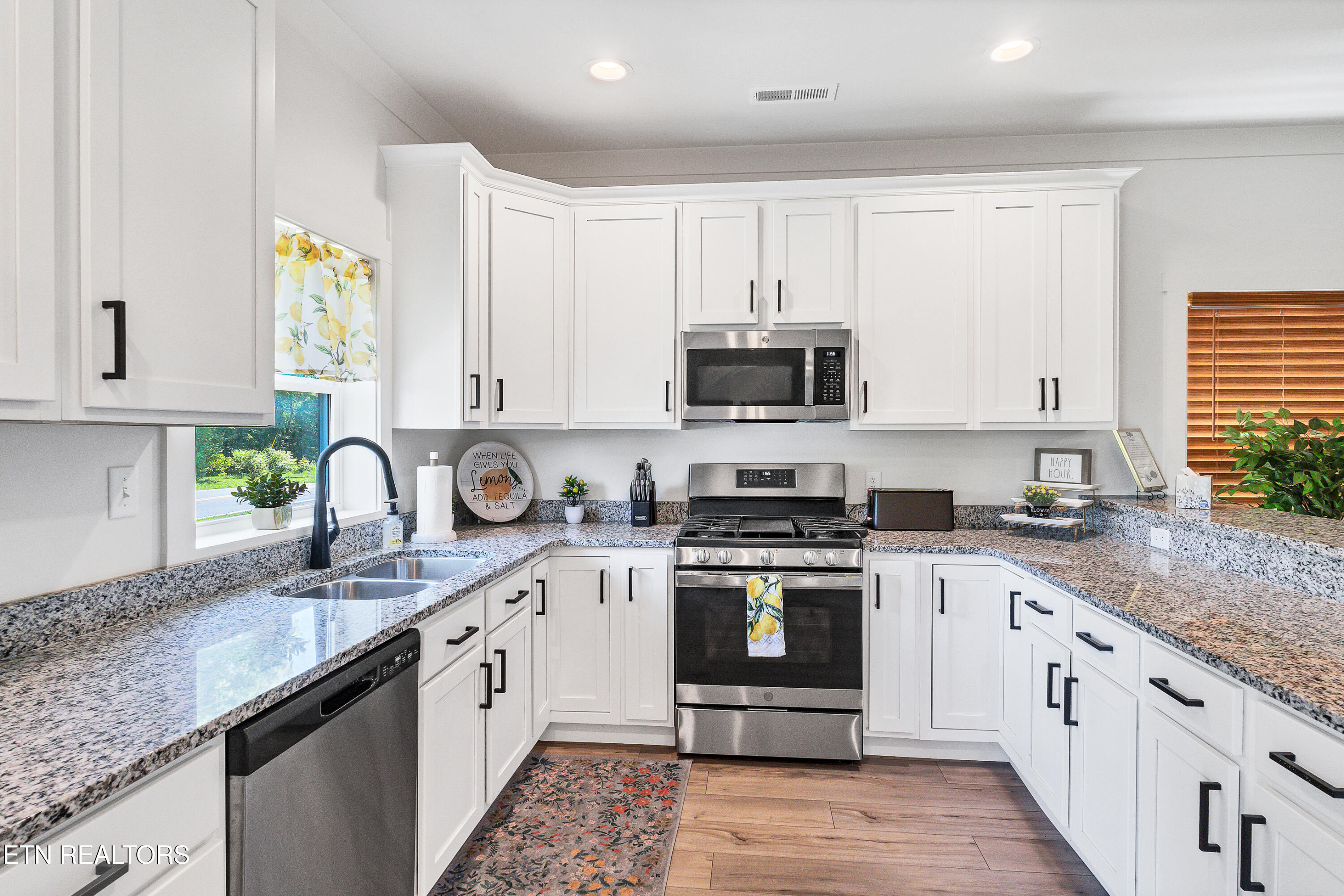 410 Fleeta Williams Way Sevierville TN 37862