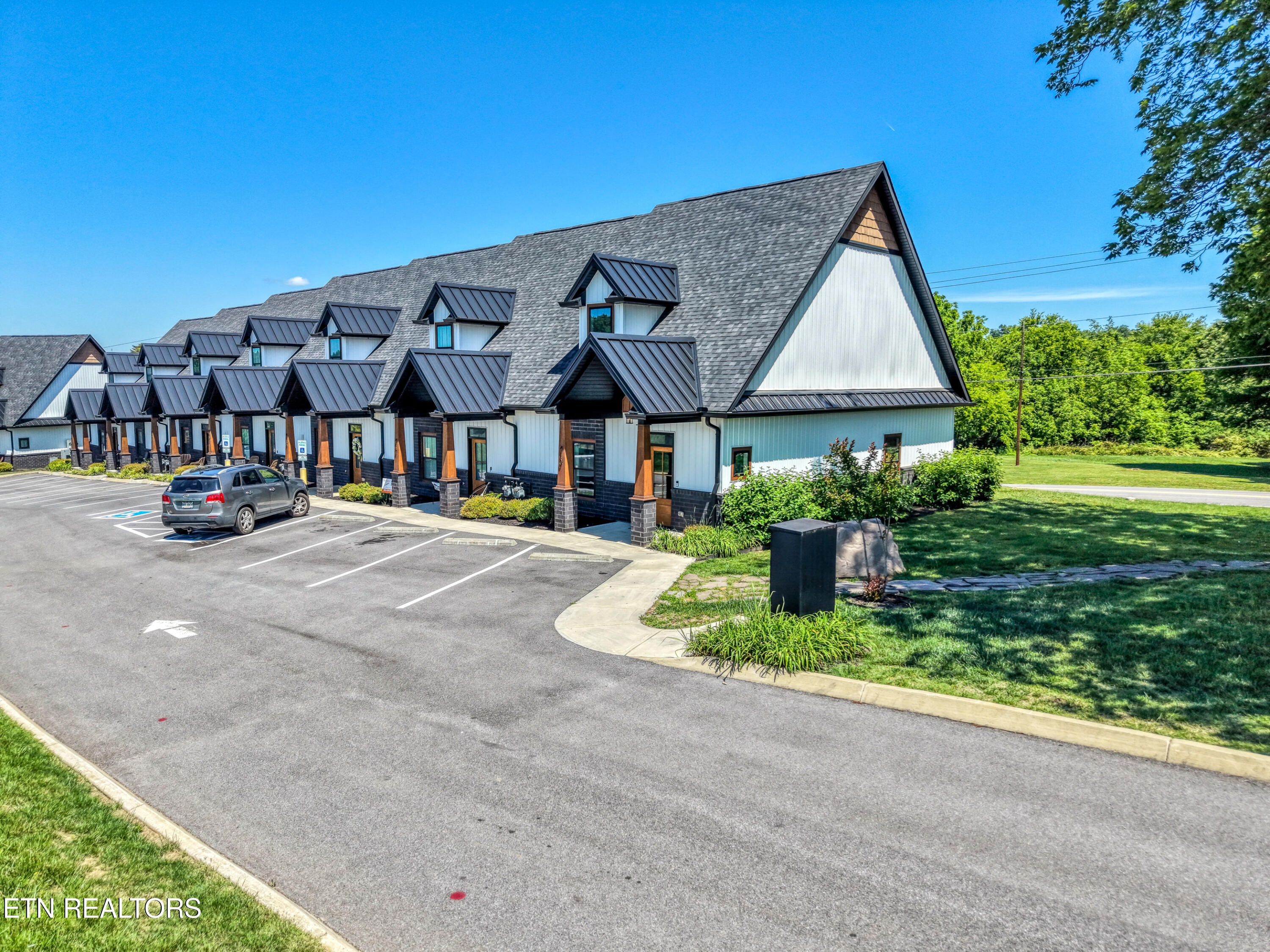 410 Fleeta Williams Way Sevierville TN 37862