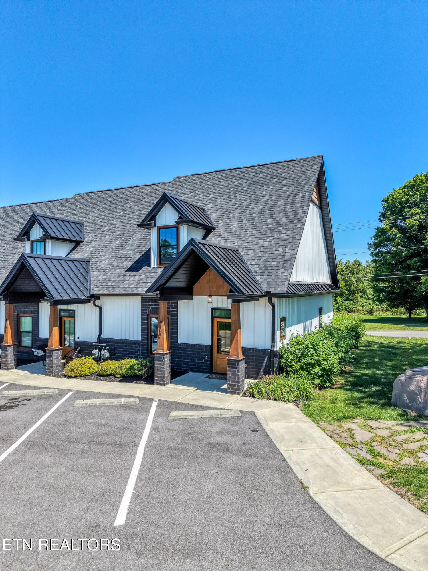 410 Fleeta Williams Way Sevierville TN 37862
