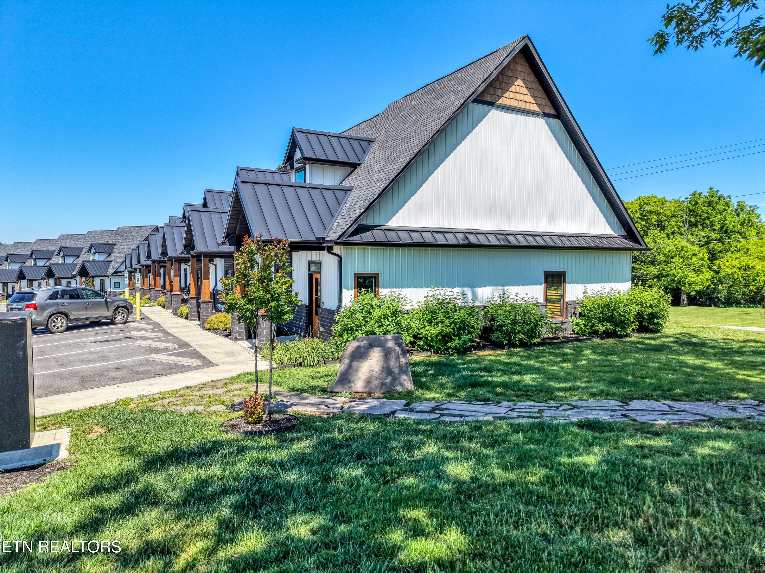 410 Fleeta Williams Way Sevierville TN 37862
