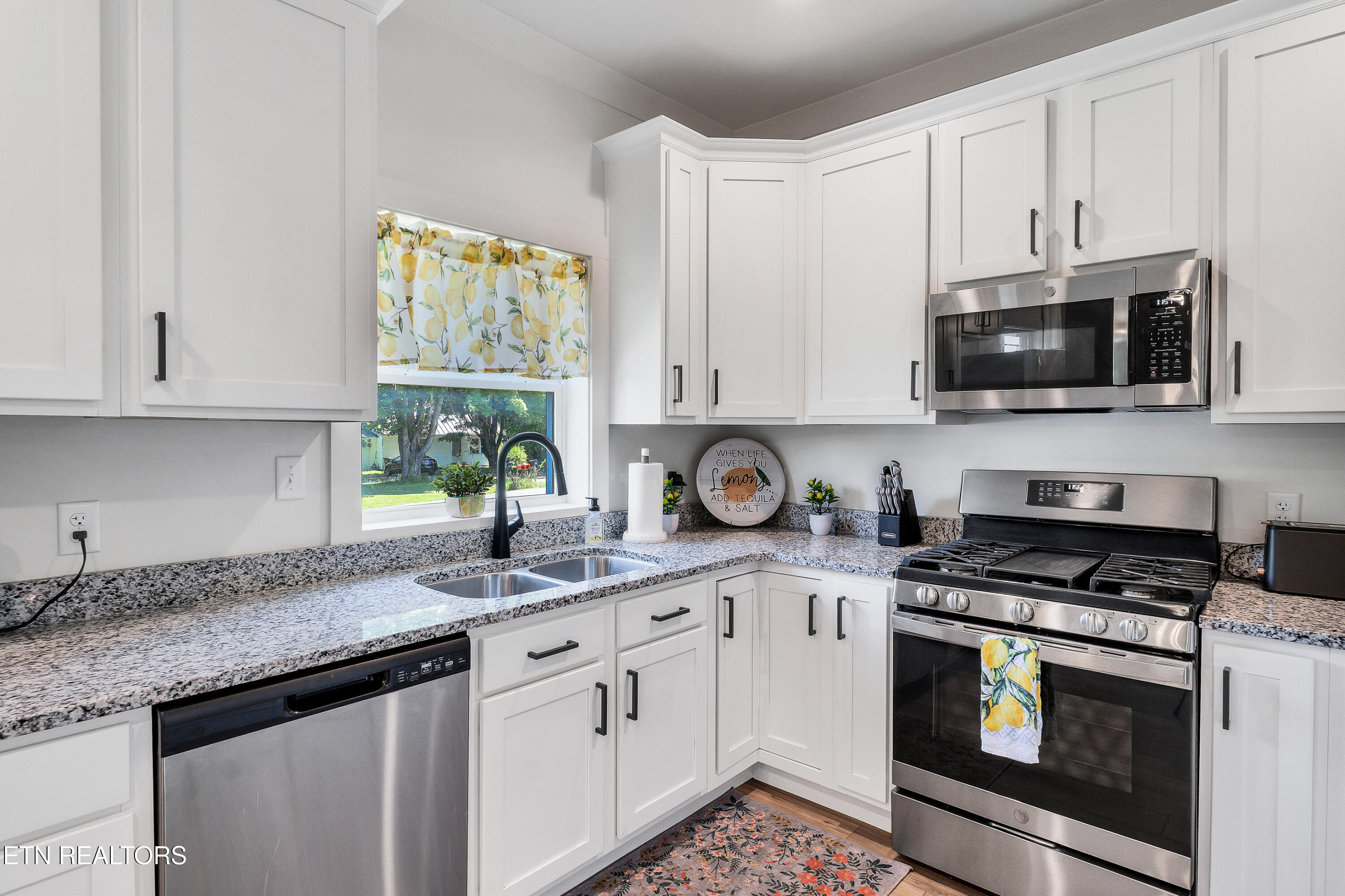 410 Fleeta Williams Way Sevierville TN 37862