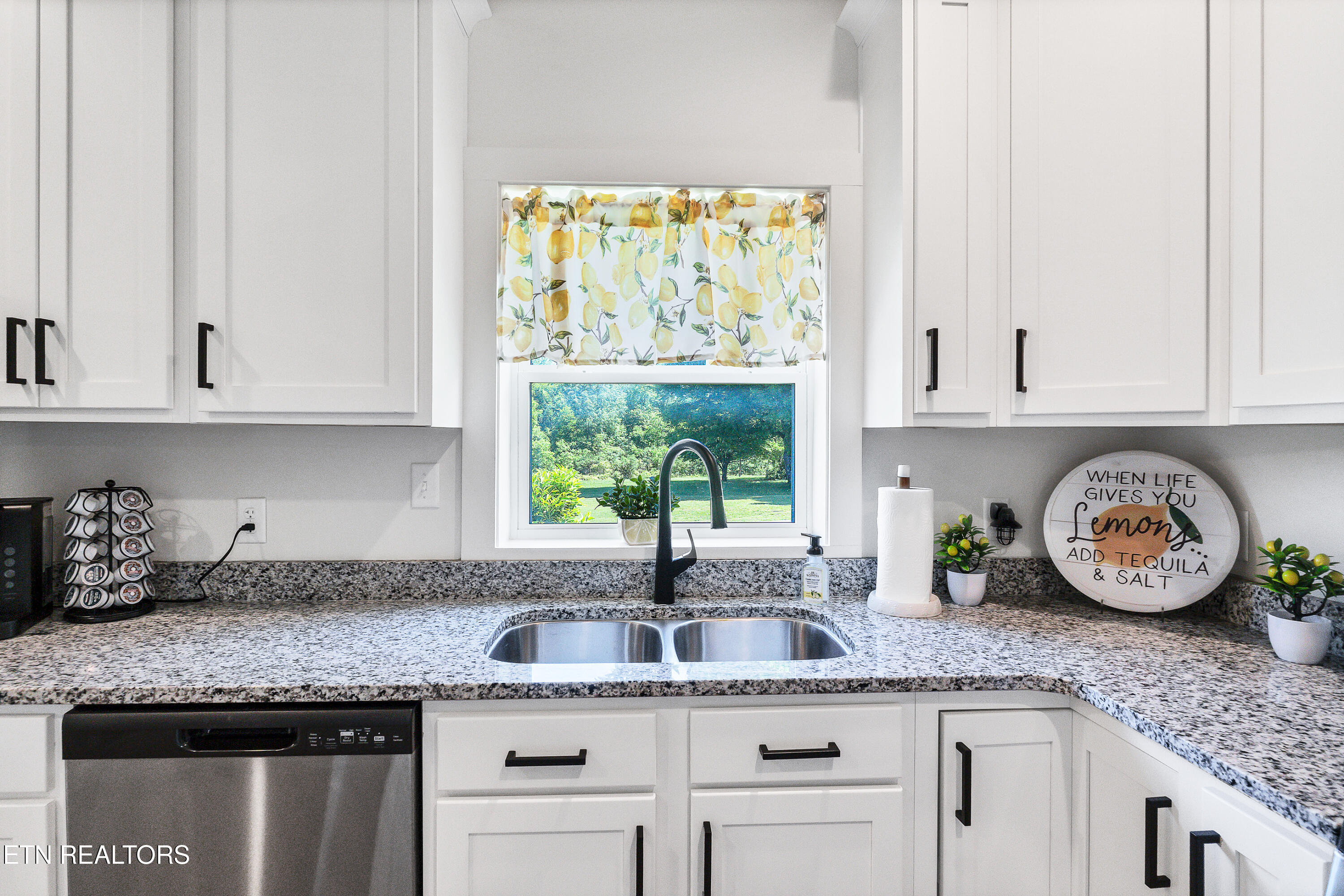 410 Fleeta Williams Way Sevierville TN 37862