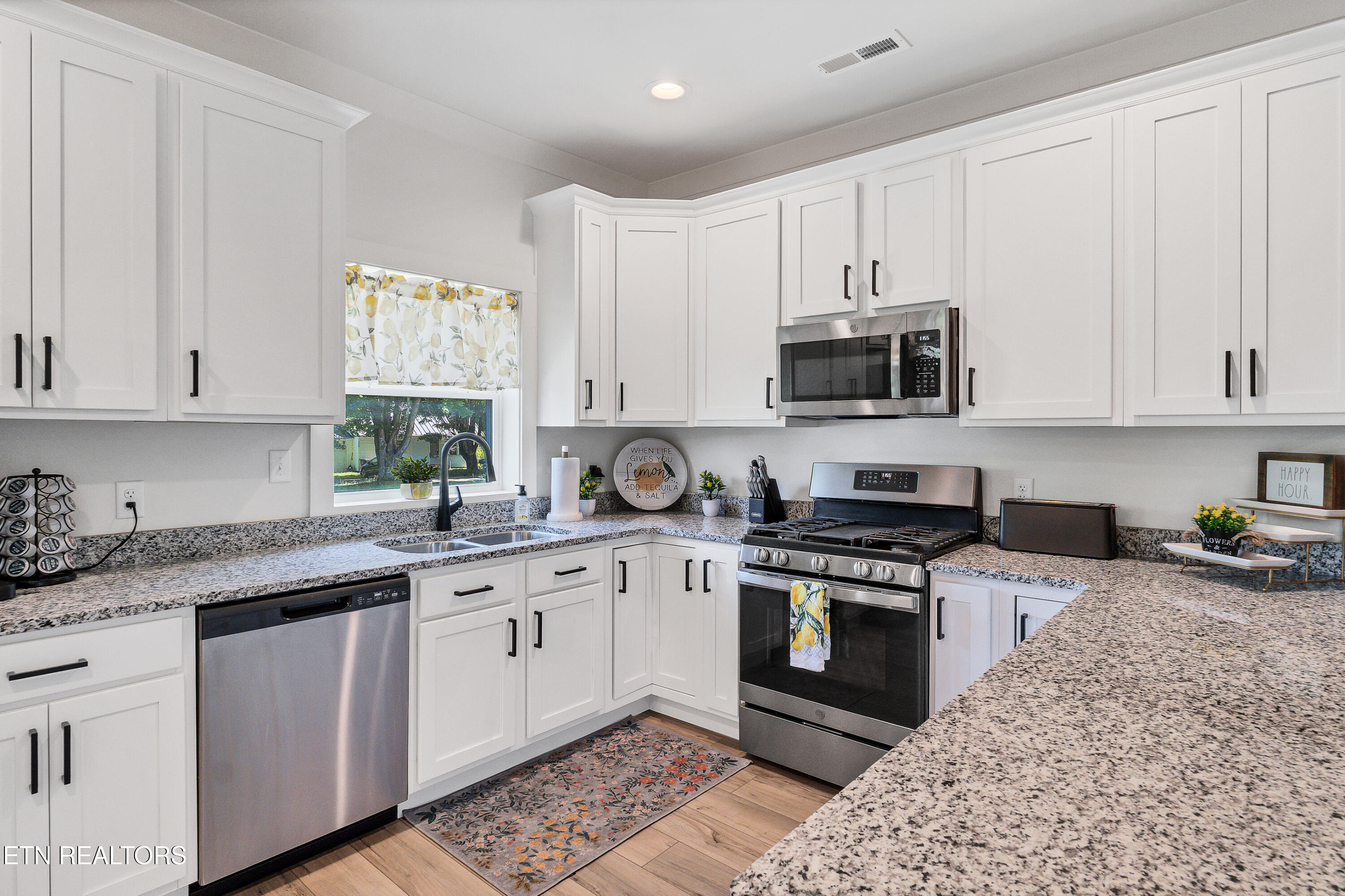 410 Fleeta Williams Way Sevierville TN 37862