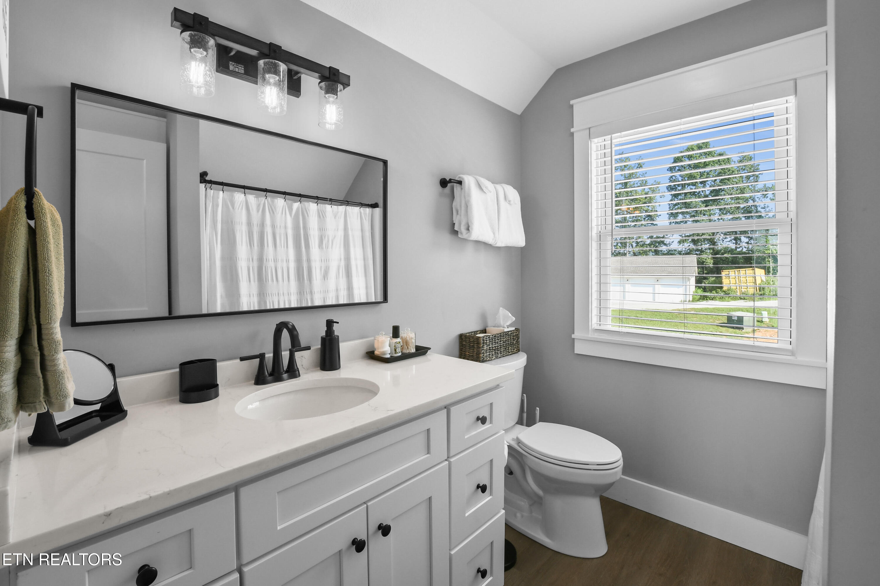 110 E Harbor View Lane Lafollette TN 37766