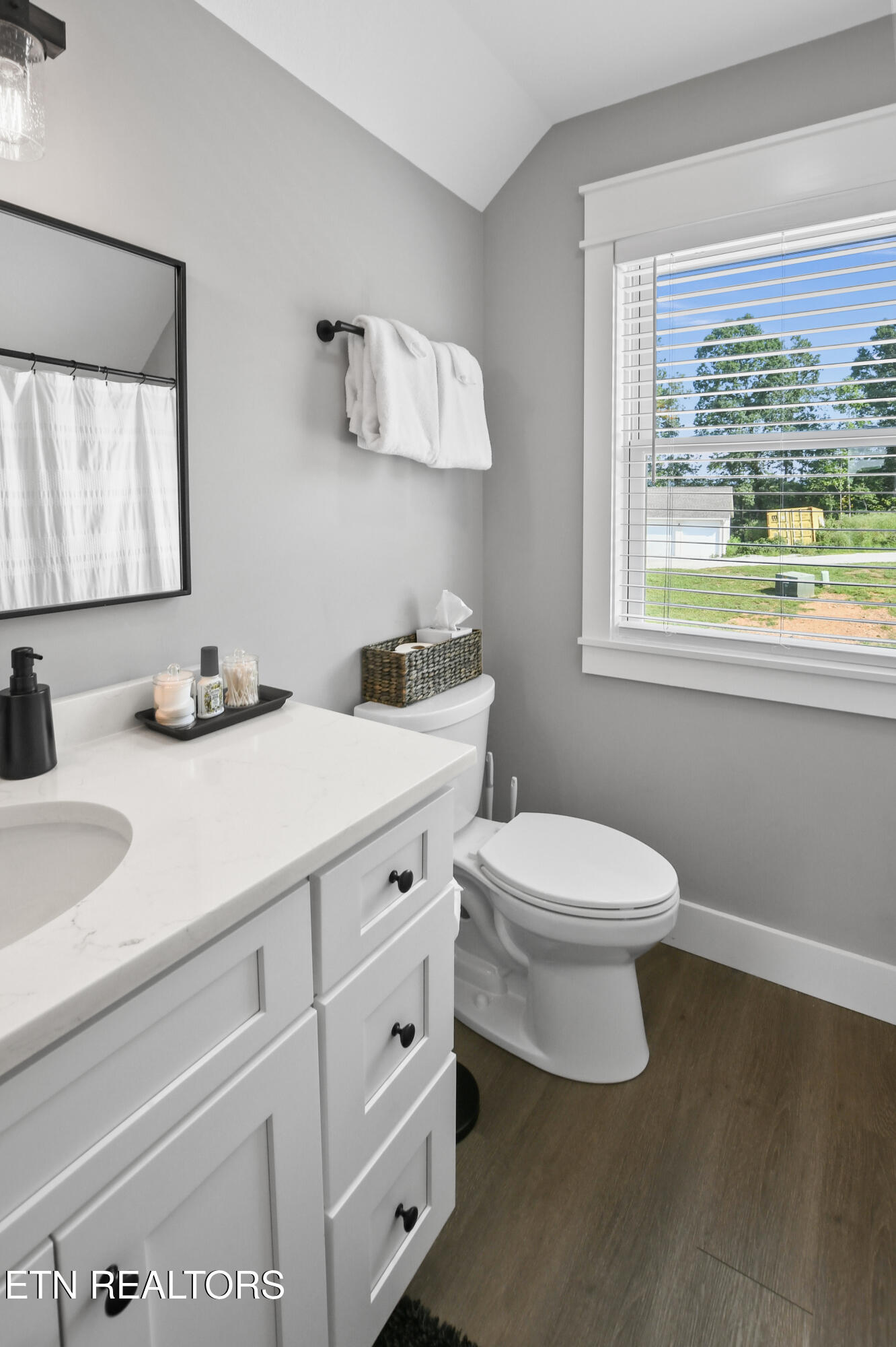 110 E Harbor View Lane Lafollette TN 37766