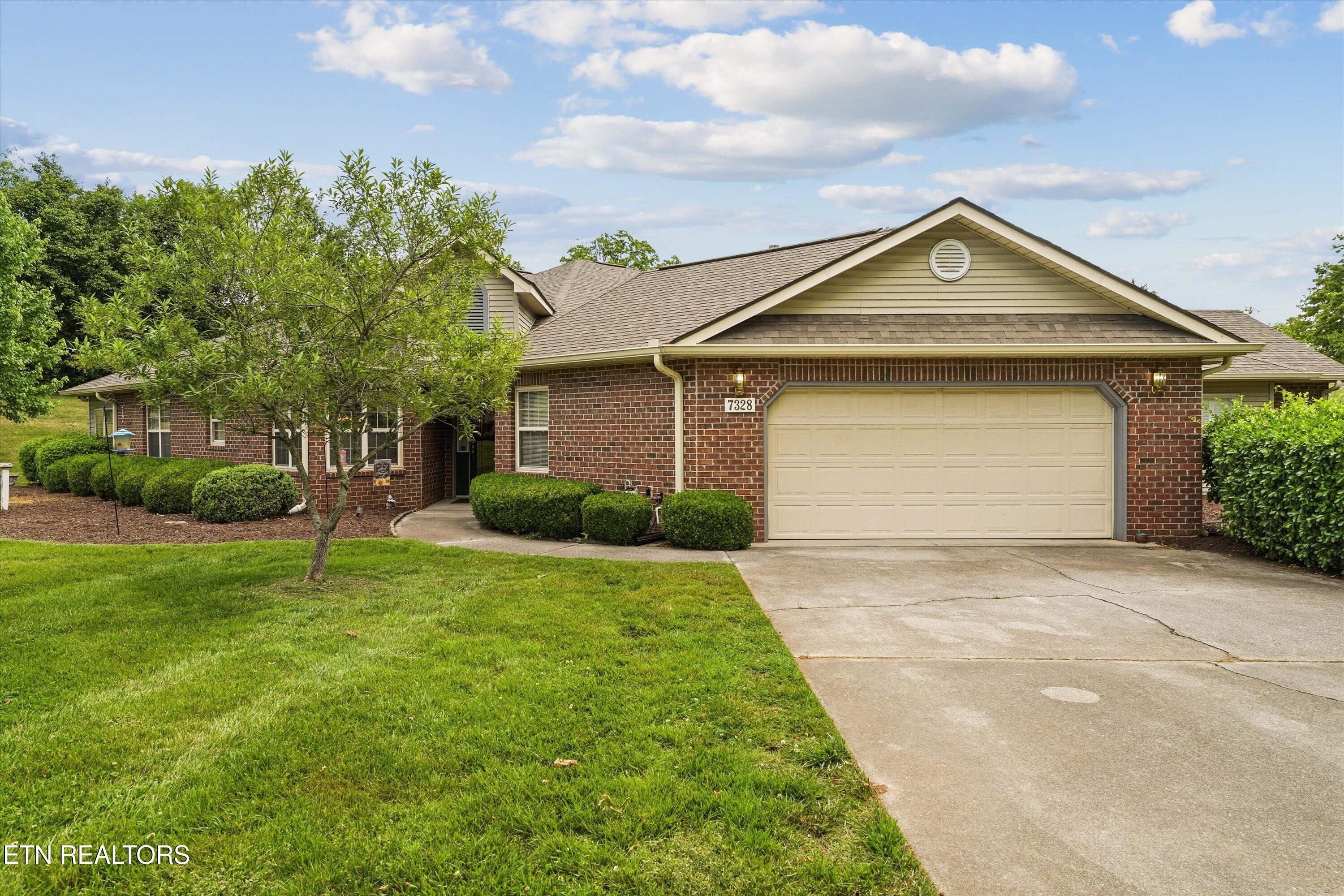 7328 Shalimar Point Way Knoxville TN 37918