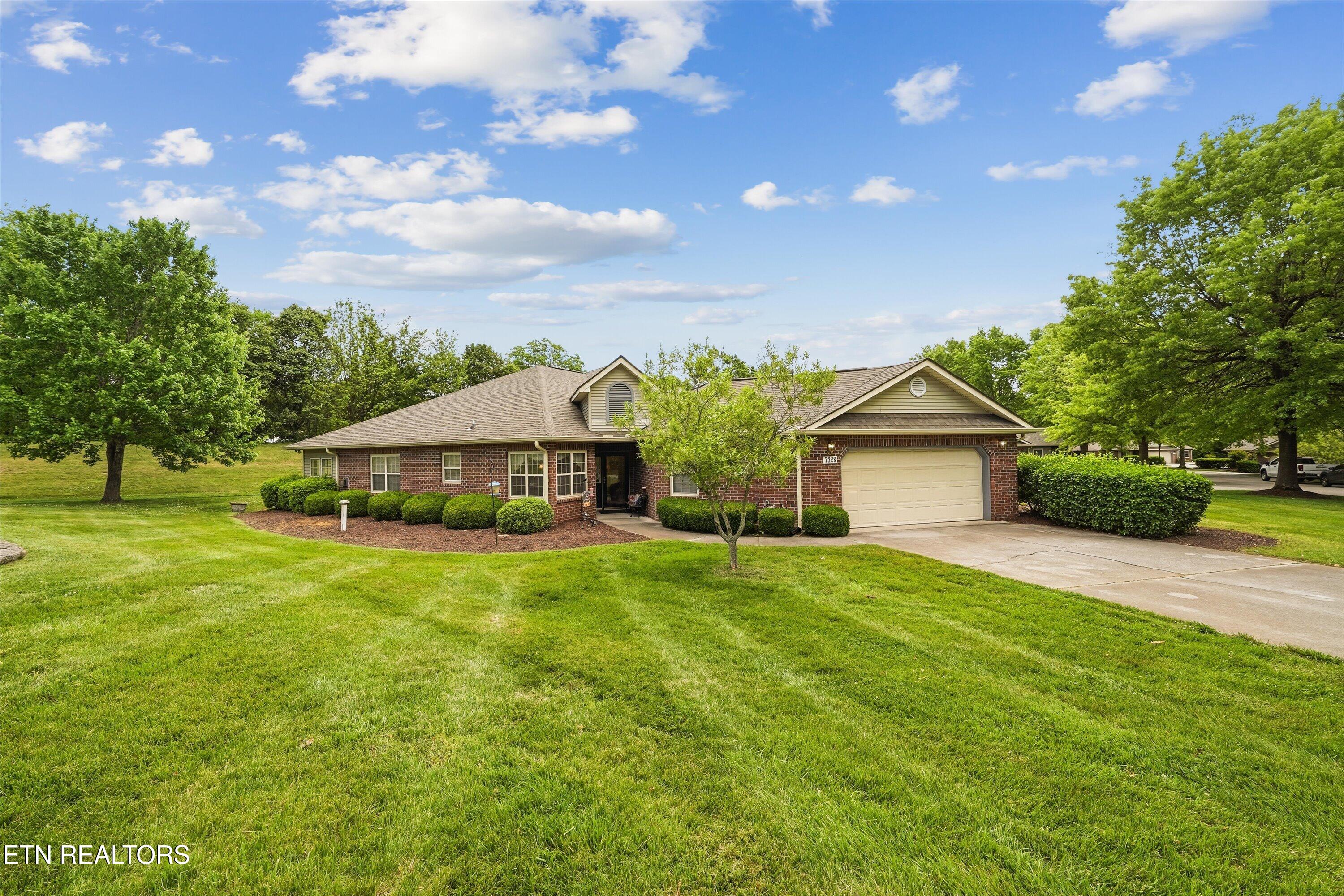 7328 Shalimar Point Way Knoxville TN 37918