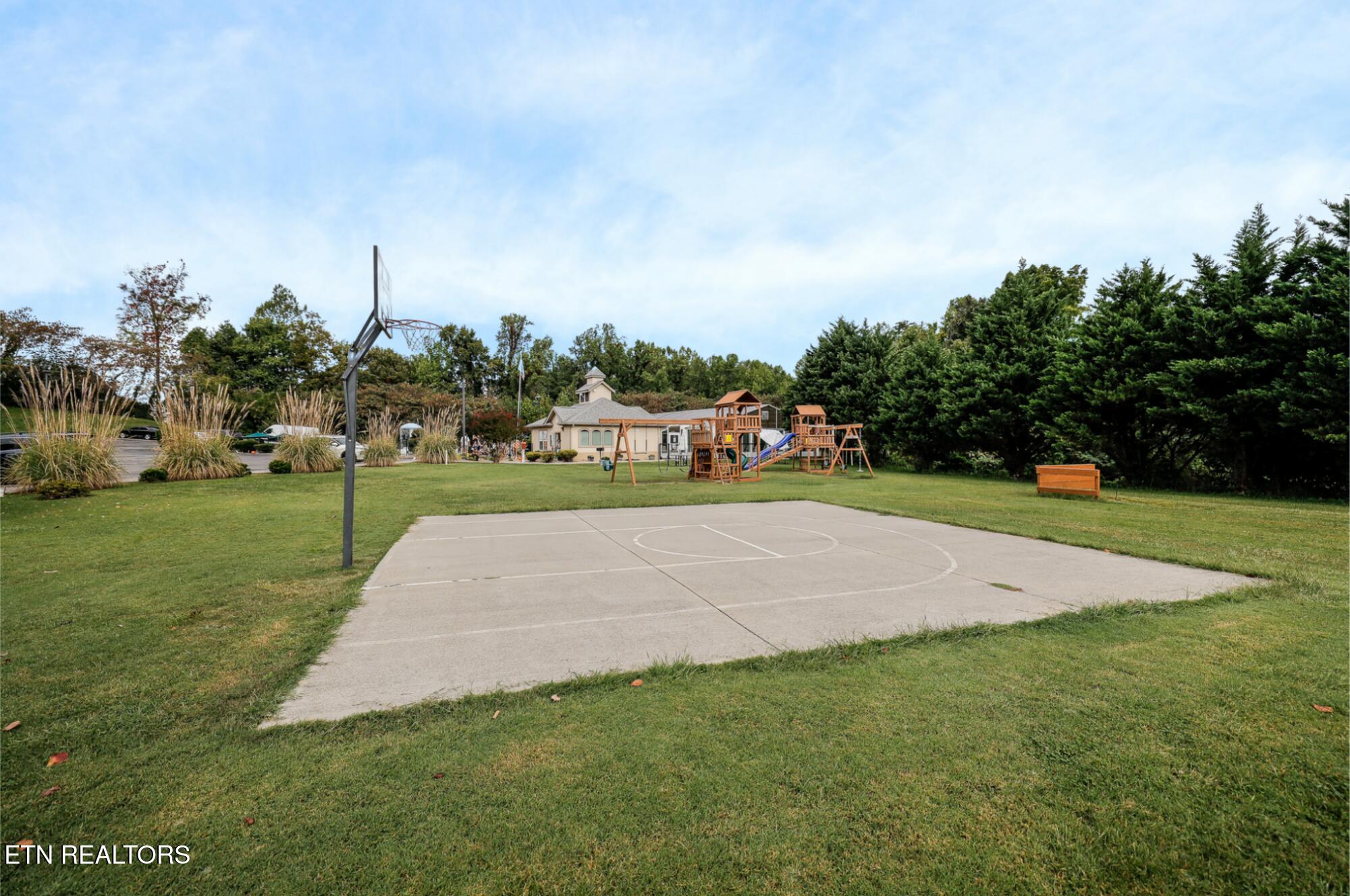 124 Plaza Drive Pigeon Forge TN 37863
