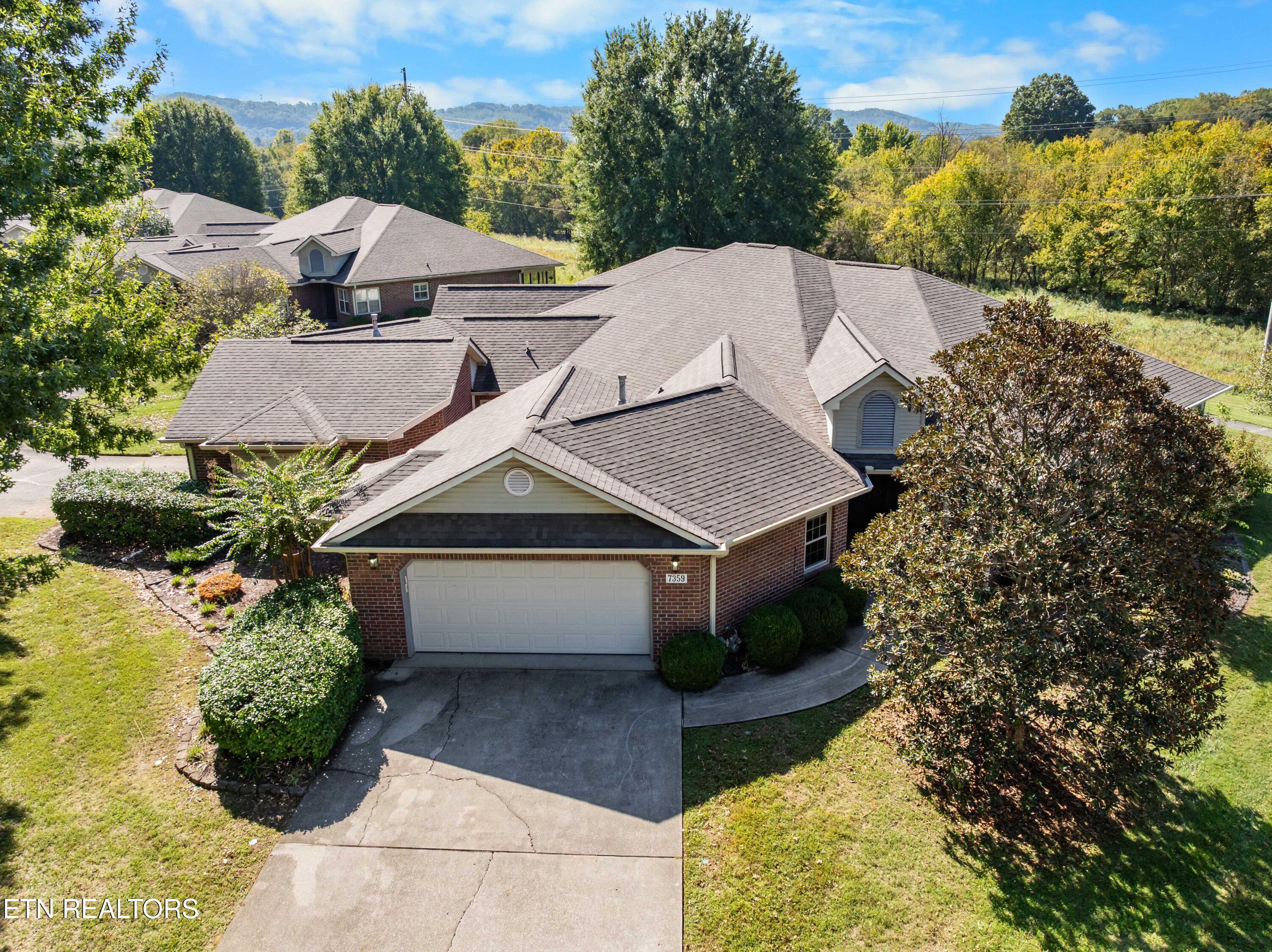 7359 Shalimar Point Way Knoxville TN 37918