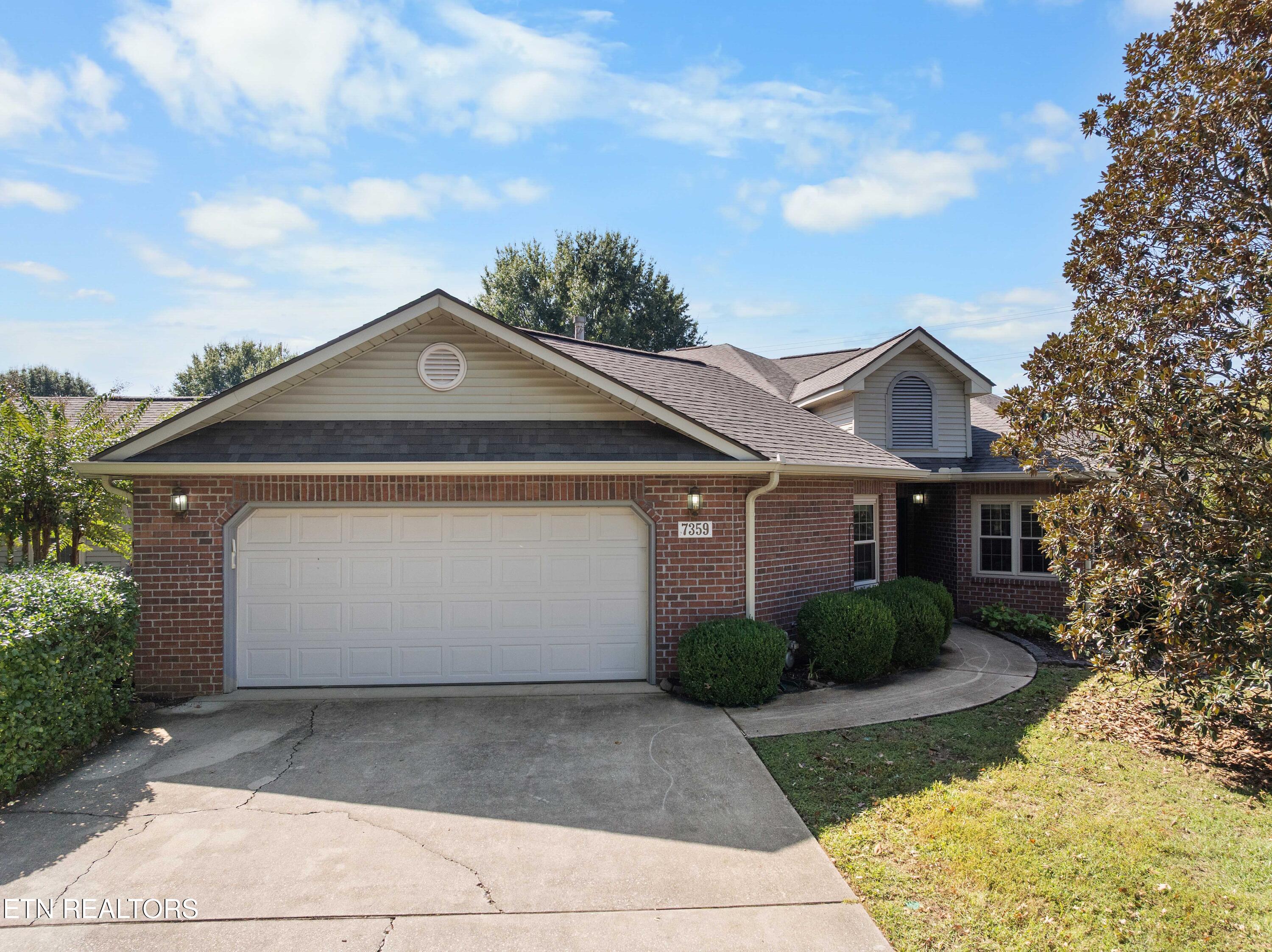 7359 Shalimar Point Way Knoxville TN 37918