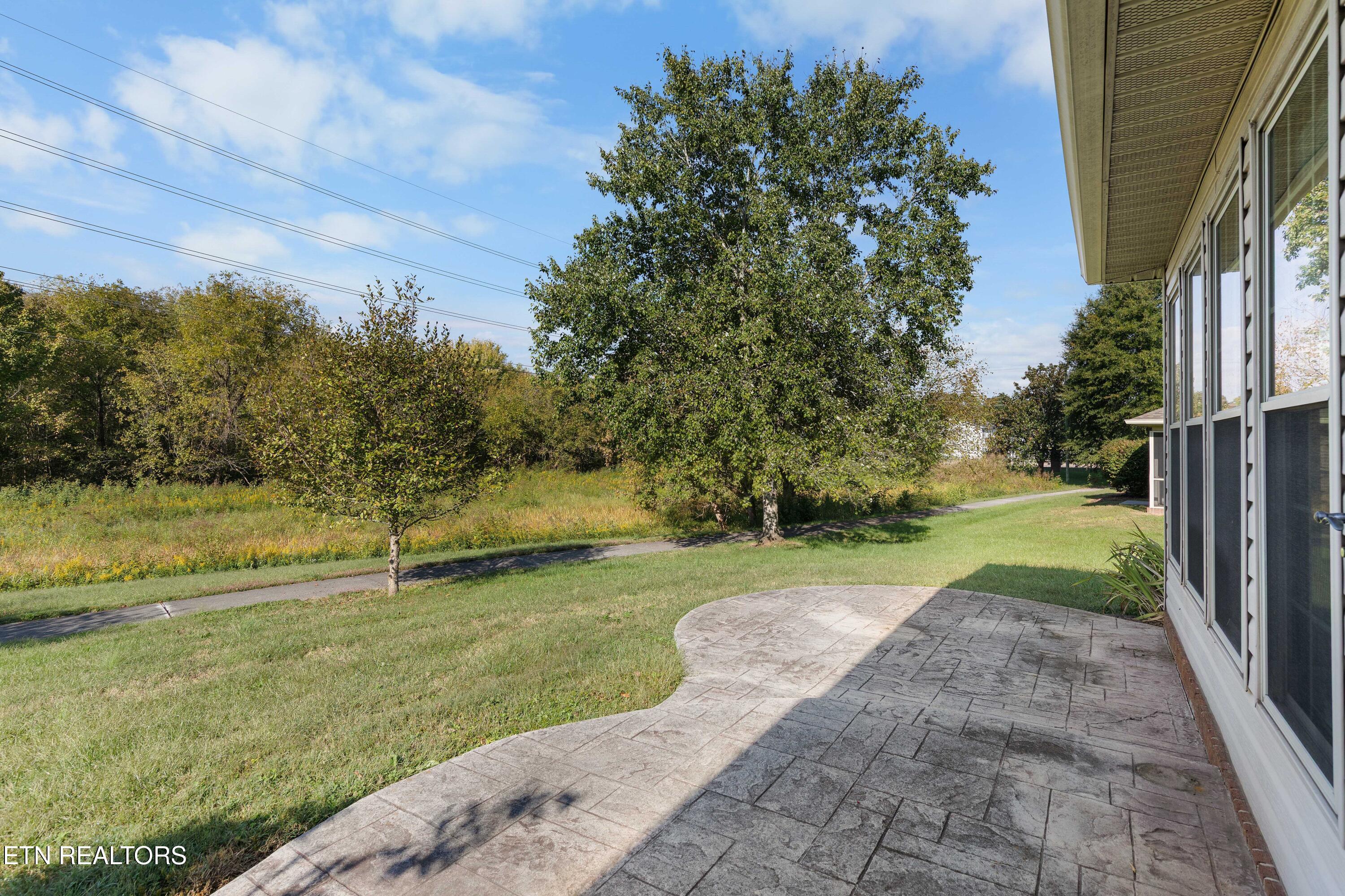 7359 Shalimar Point Way Knoxville TN 37918